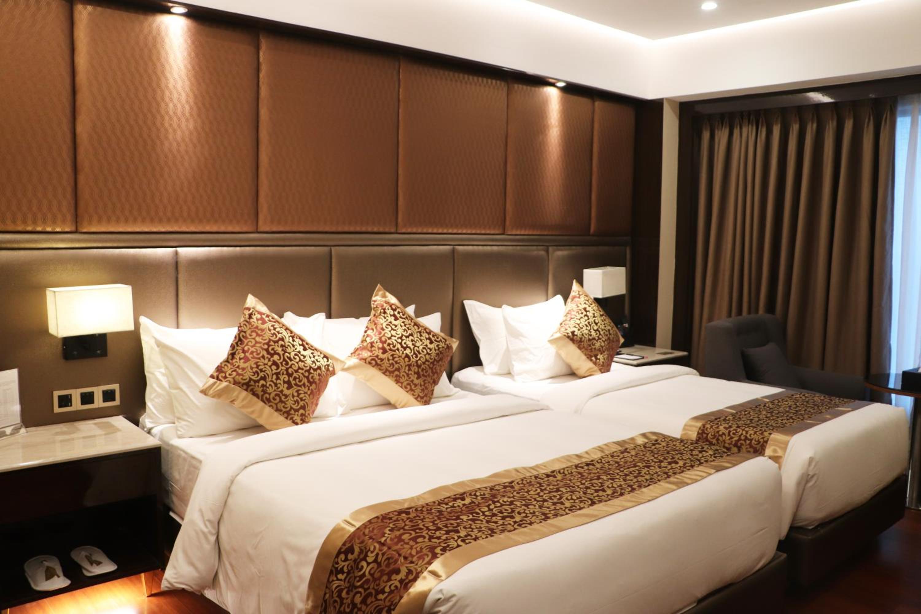 Deluxe Family Room - Photo 1