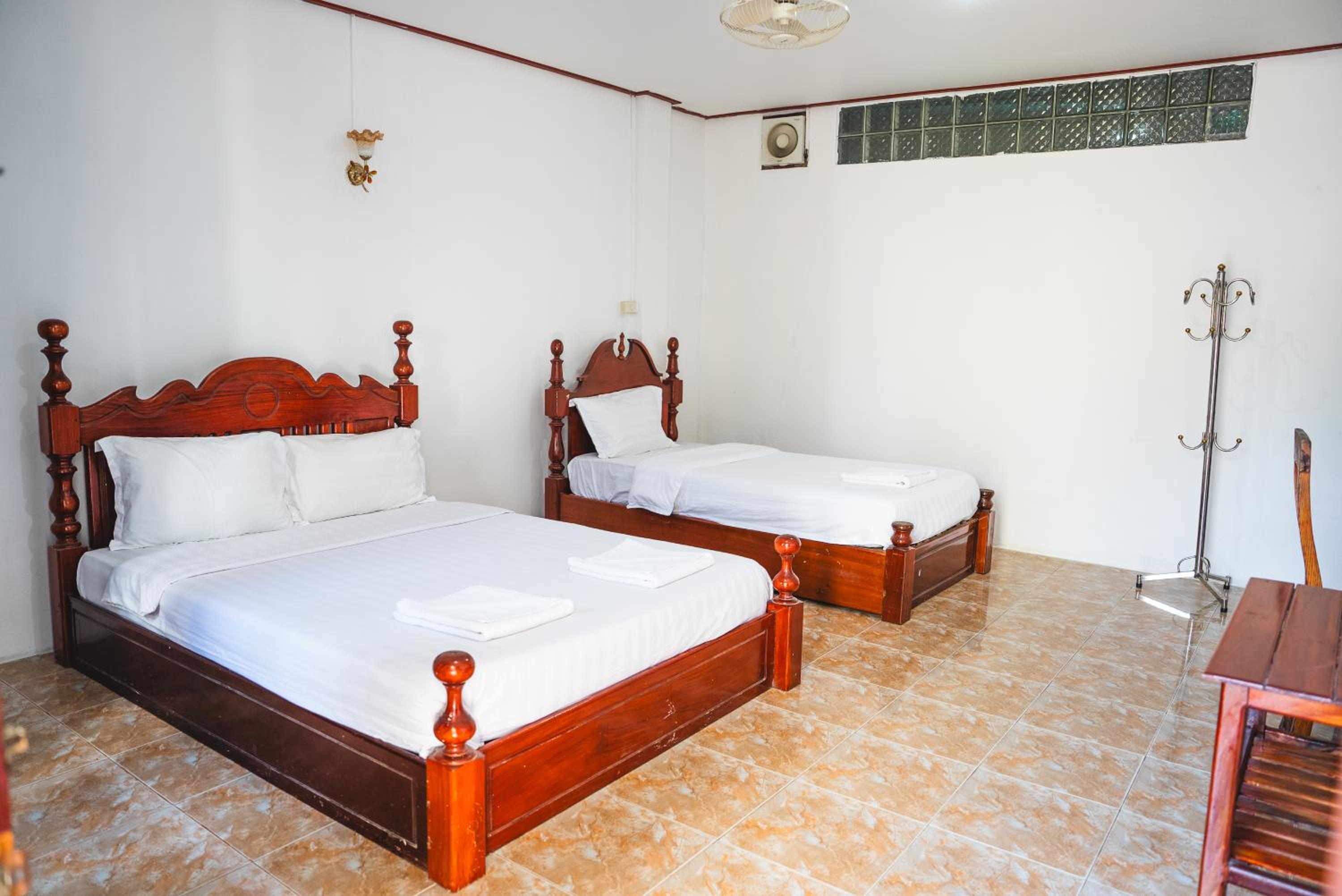 Triple Room with Private Bathroom photo 1