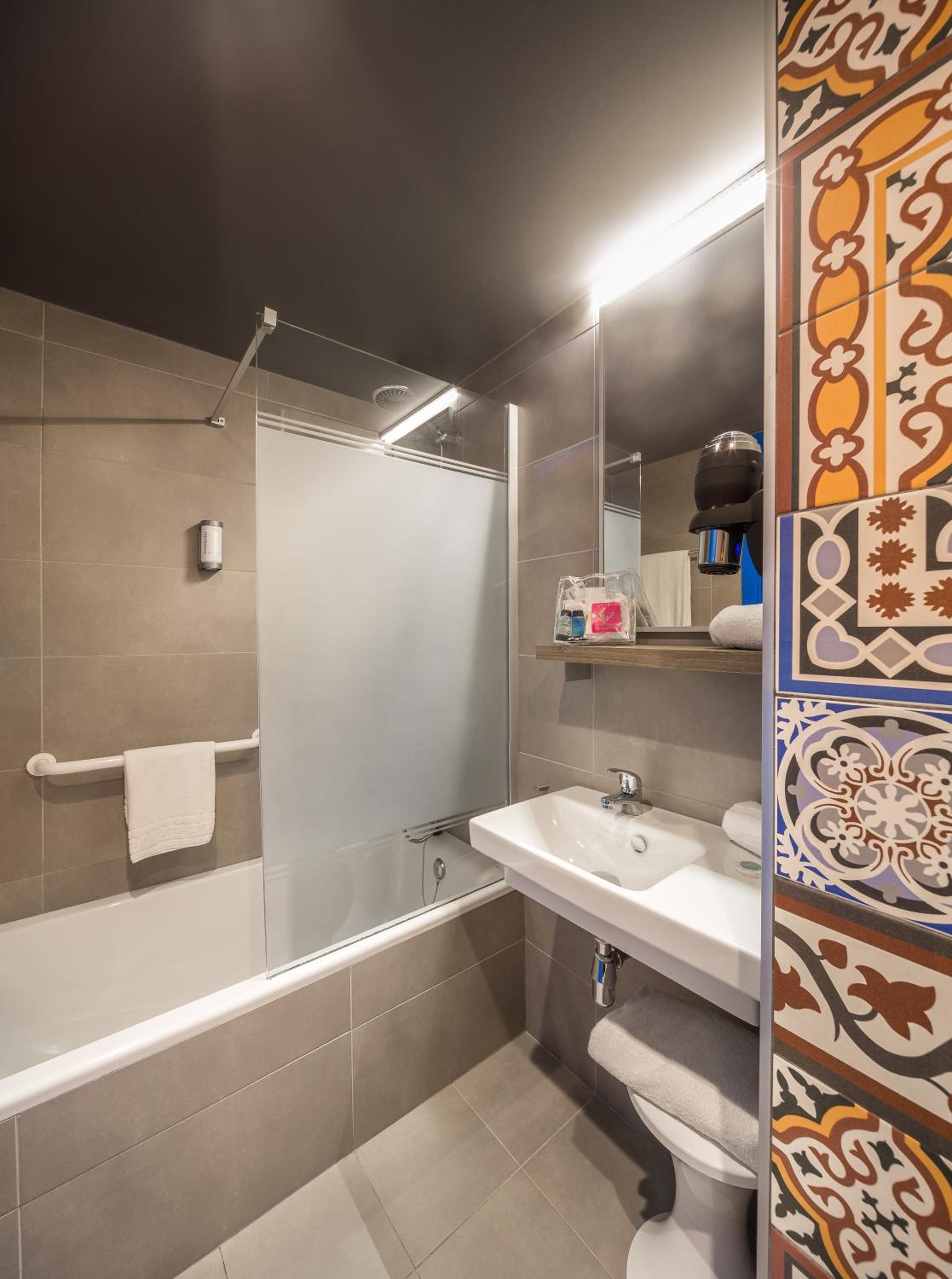 Deluxe King Room with Terrace photo 3