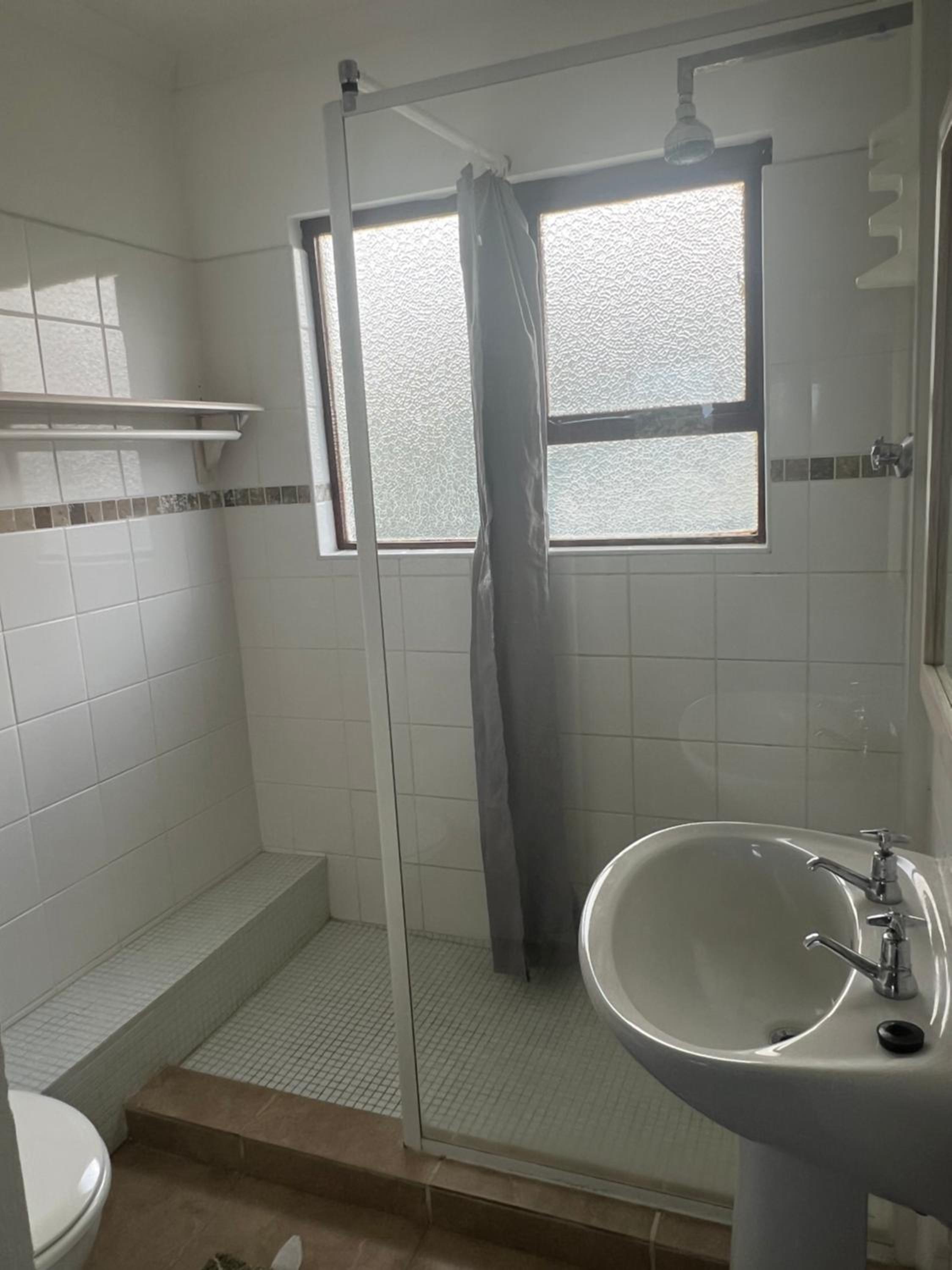 Apartment with Balcony - Photo 17