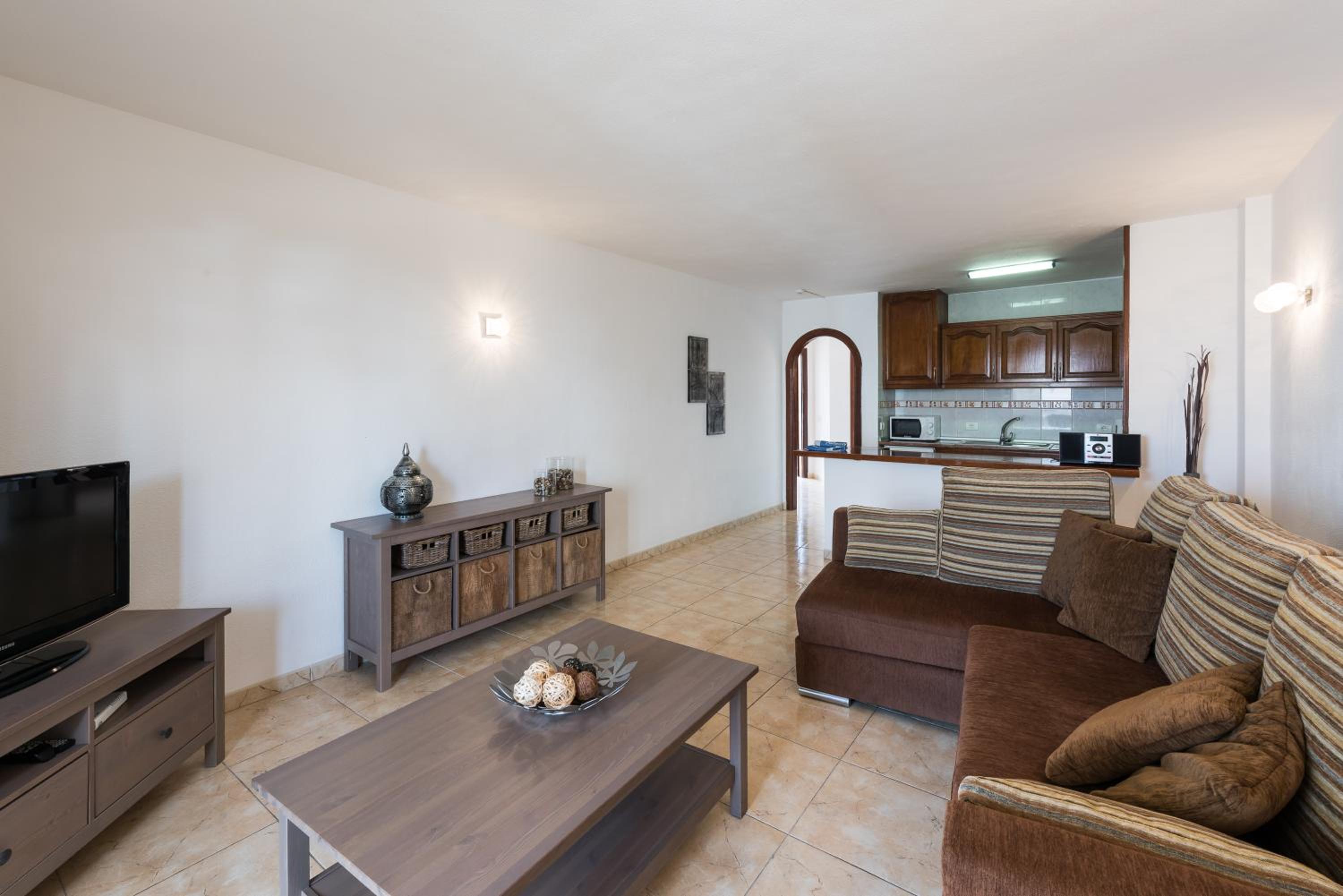 One-Bedroom Apartment thumbnail 5