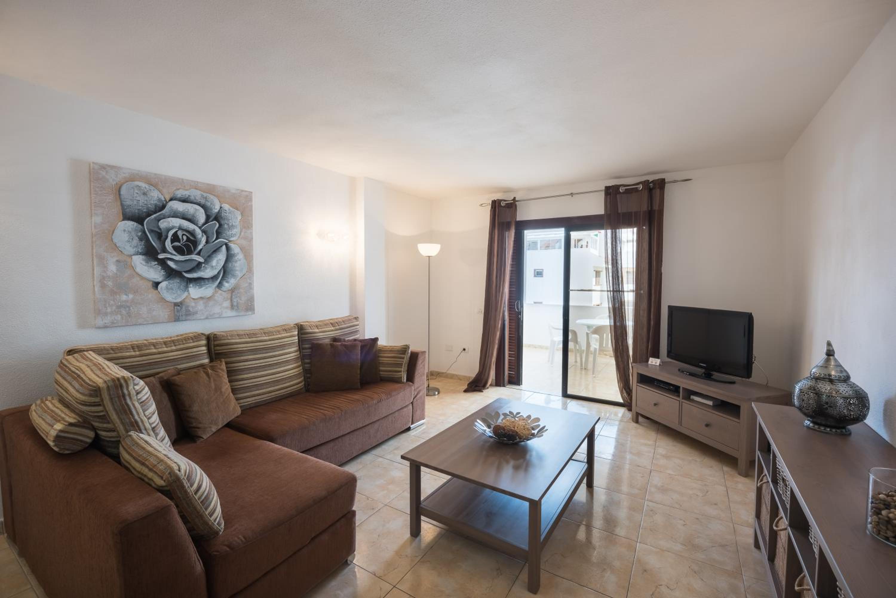 Superior Apartment thumbnail 6