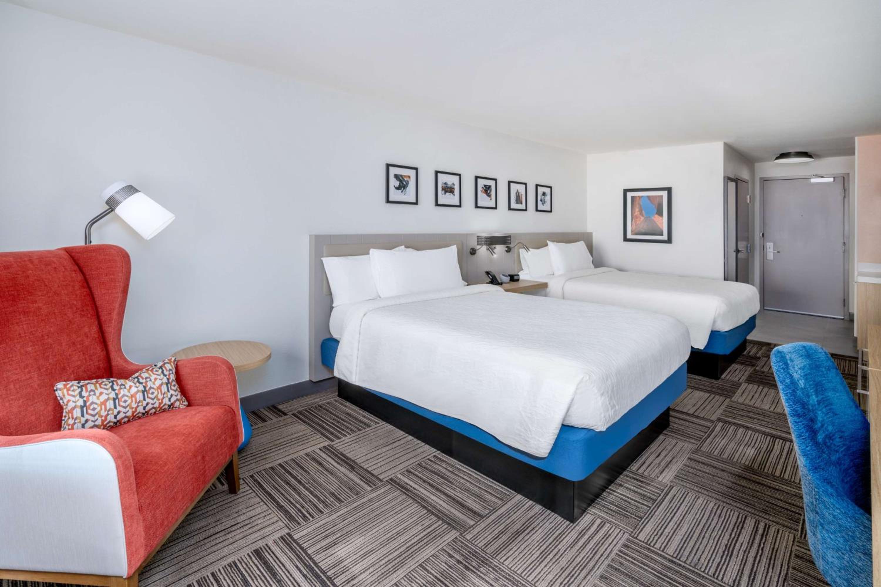 Queen Room with Two Queen Beds and Roll-In Shower - Mobility Access - Photo 1