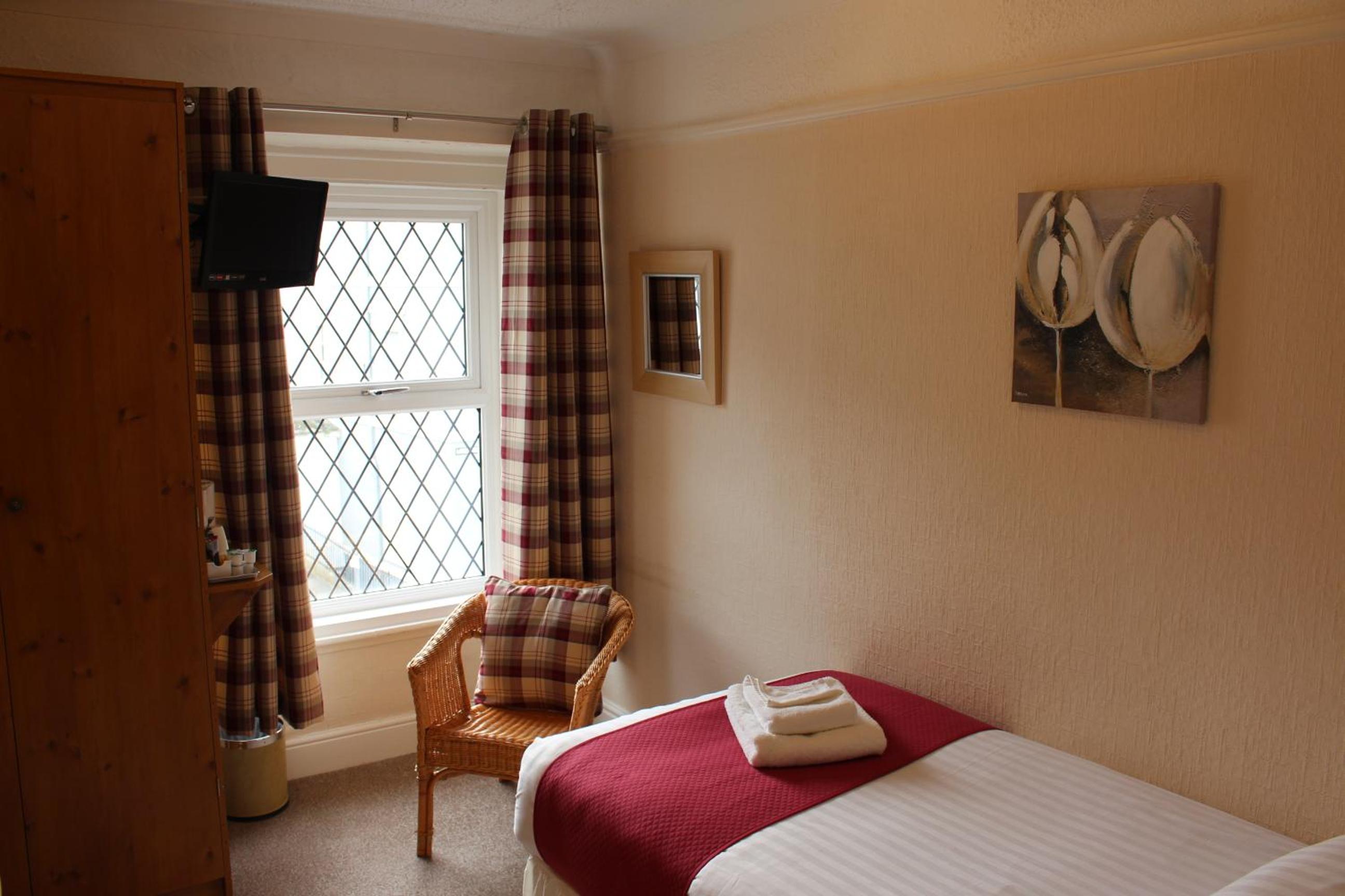 Single Room with Shared Shower and Toilet photo 2
