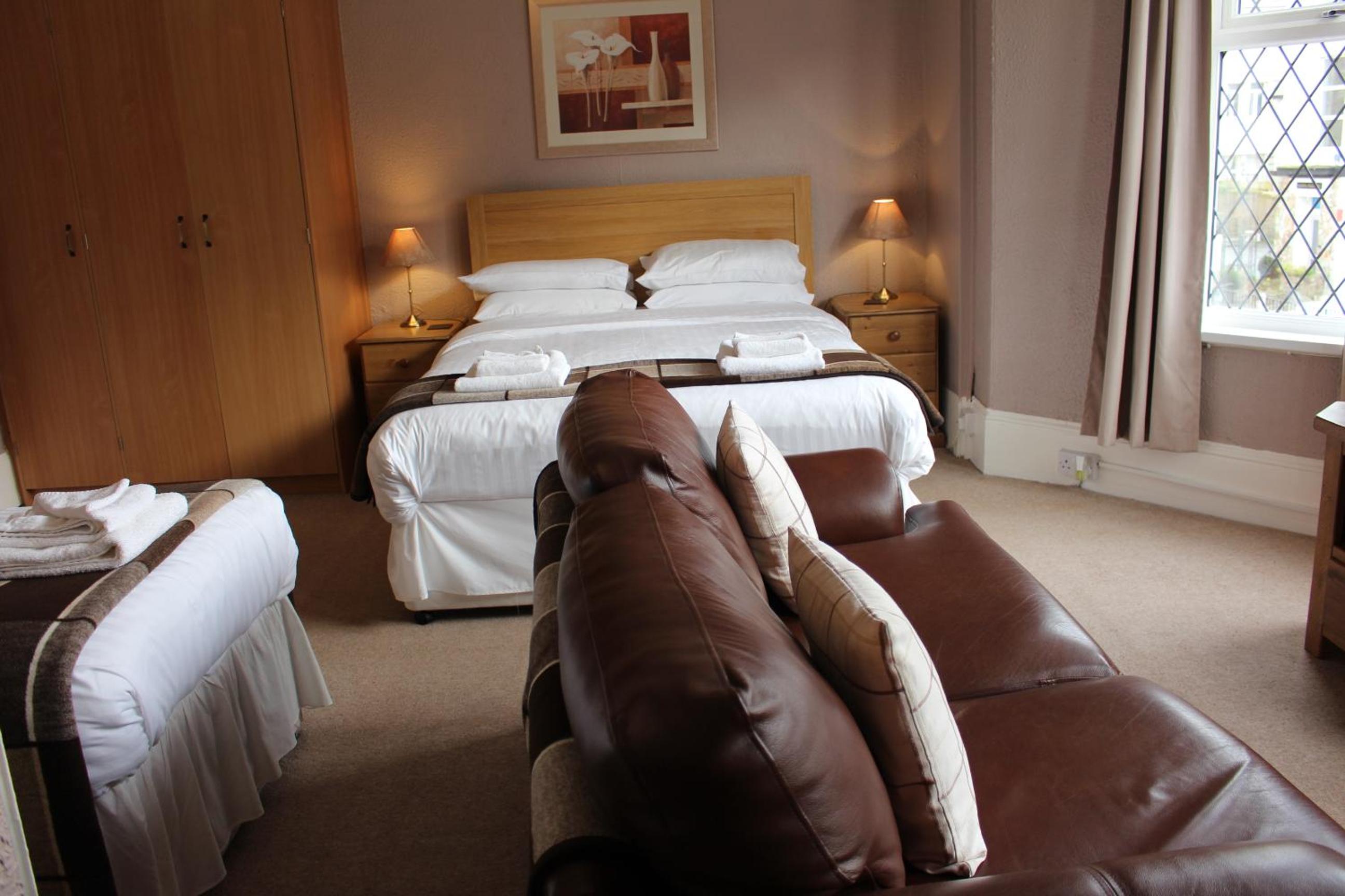 Deluxe Family Suite photo 2