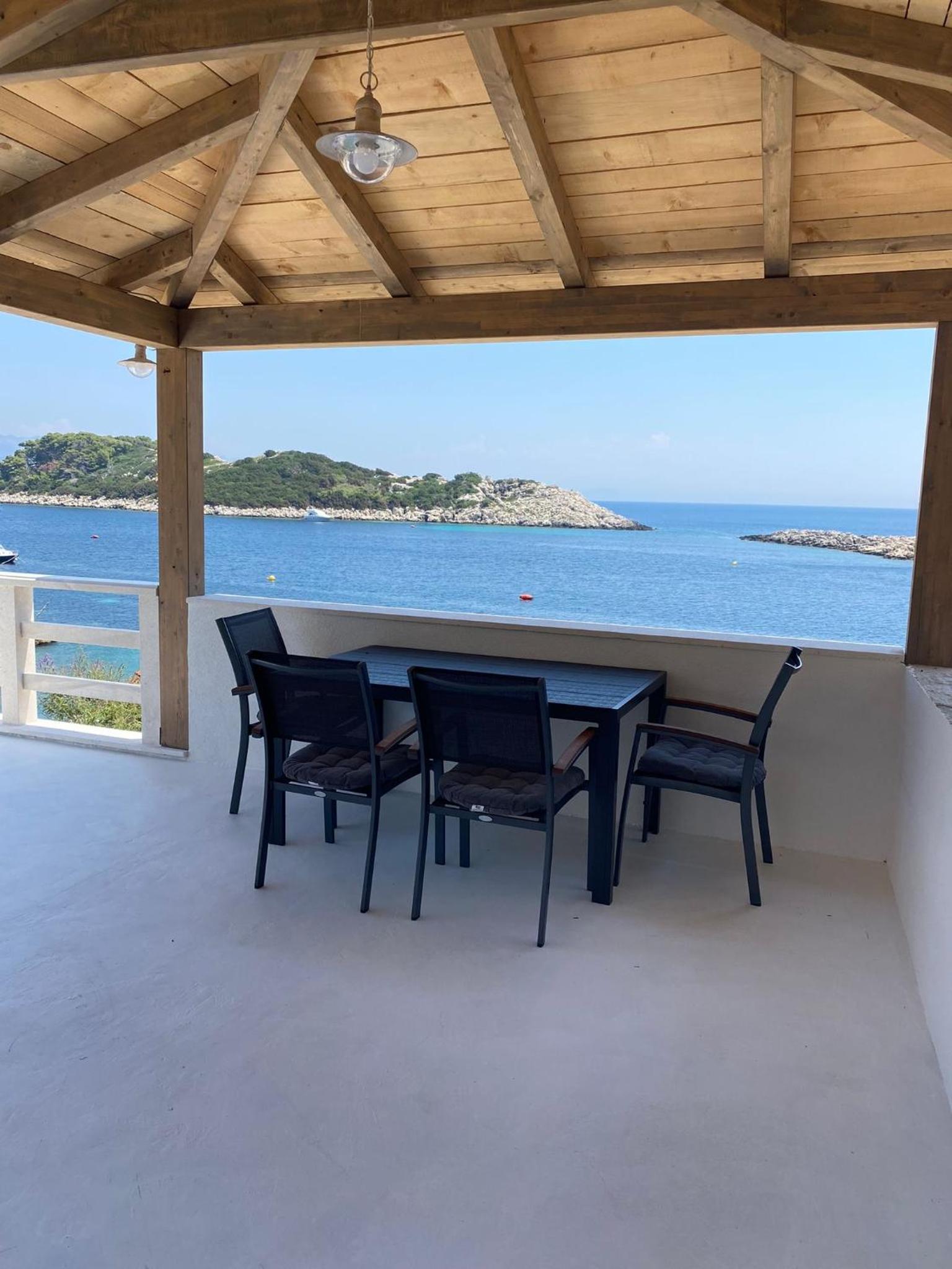 Deluxe One-Bedroom Apartment with Harbor View