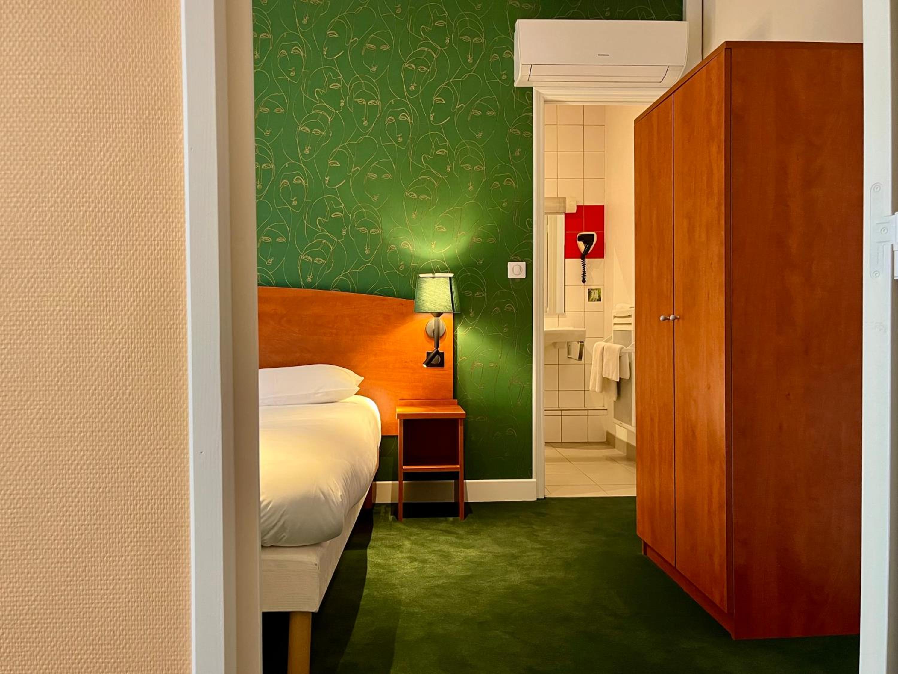 Superior Quadruple Room - Photo 2
