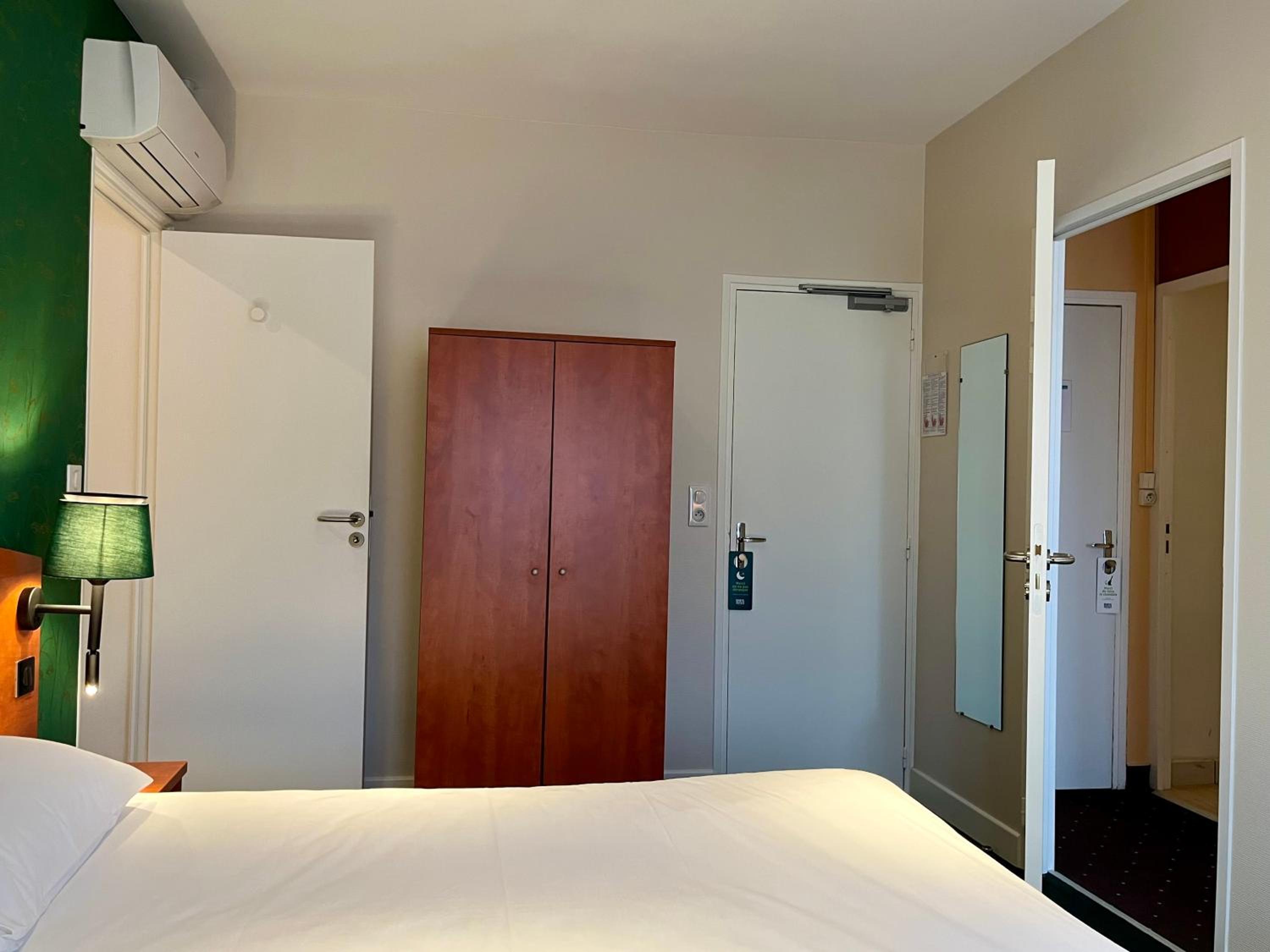 Superior Quadruple Room - Photo 4
