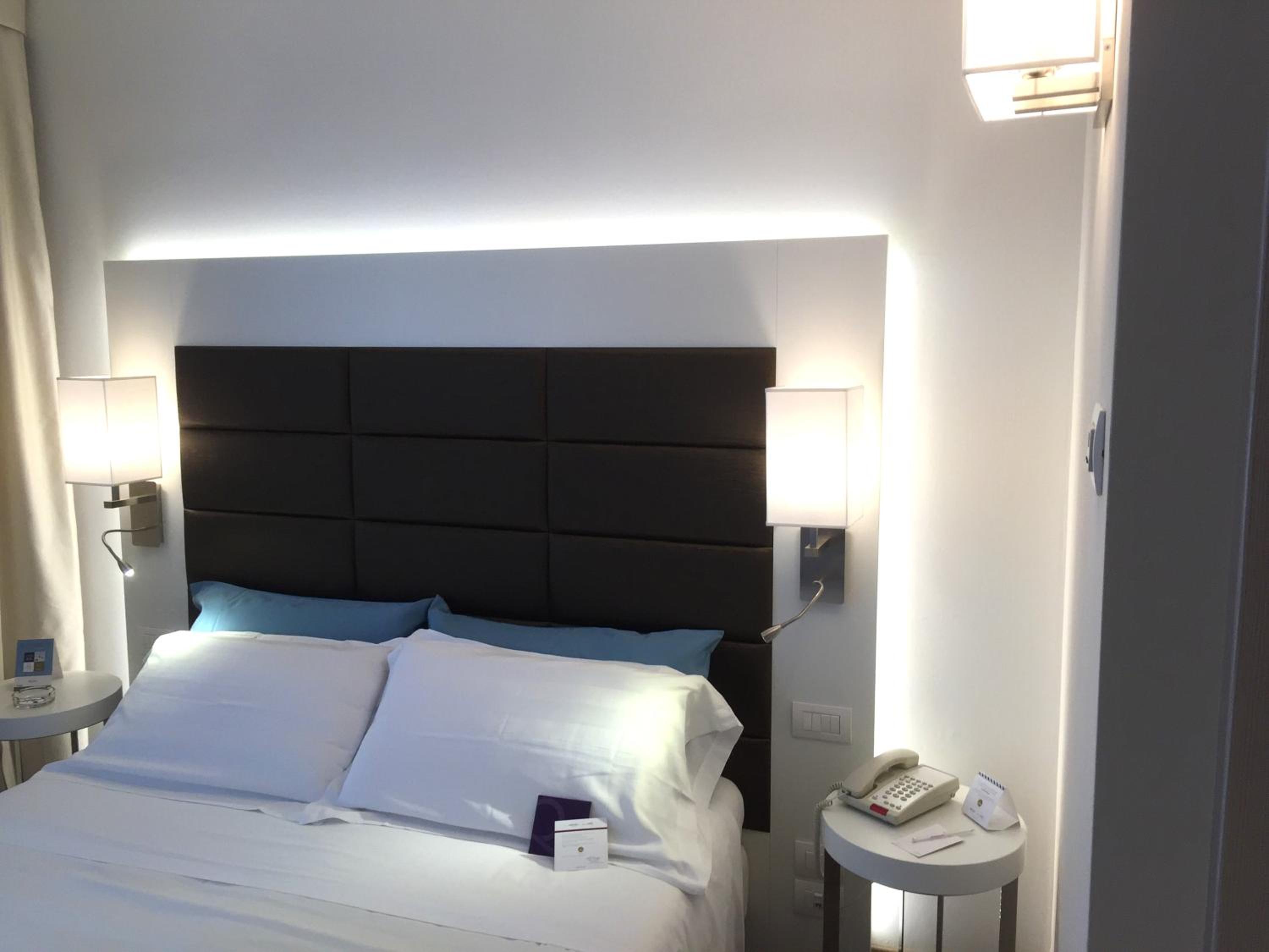 Standard Double Room - Photo 4
