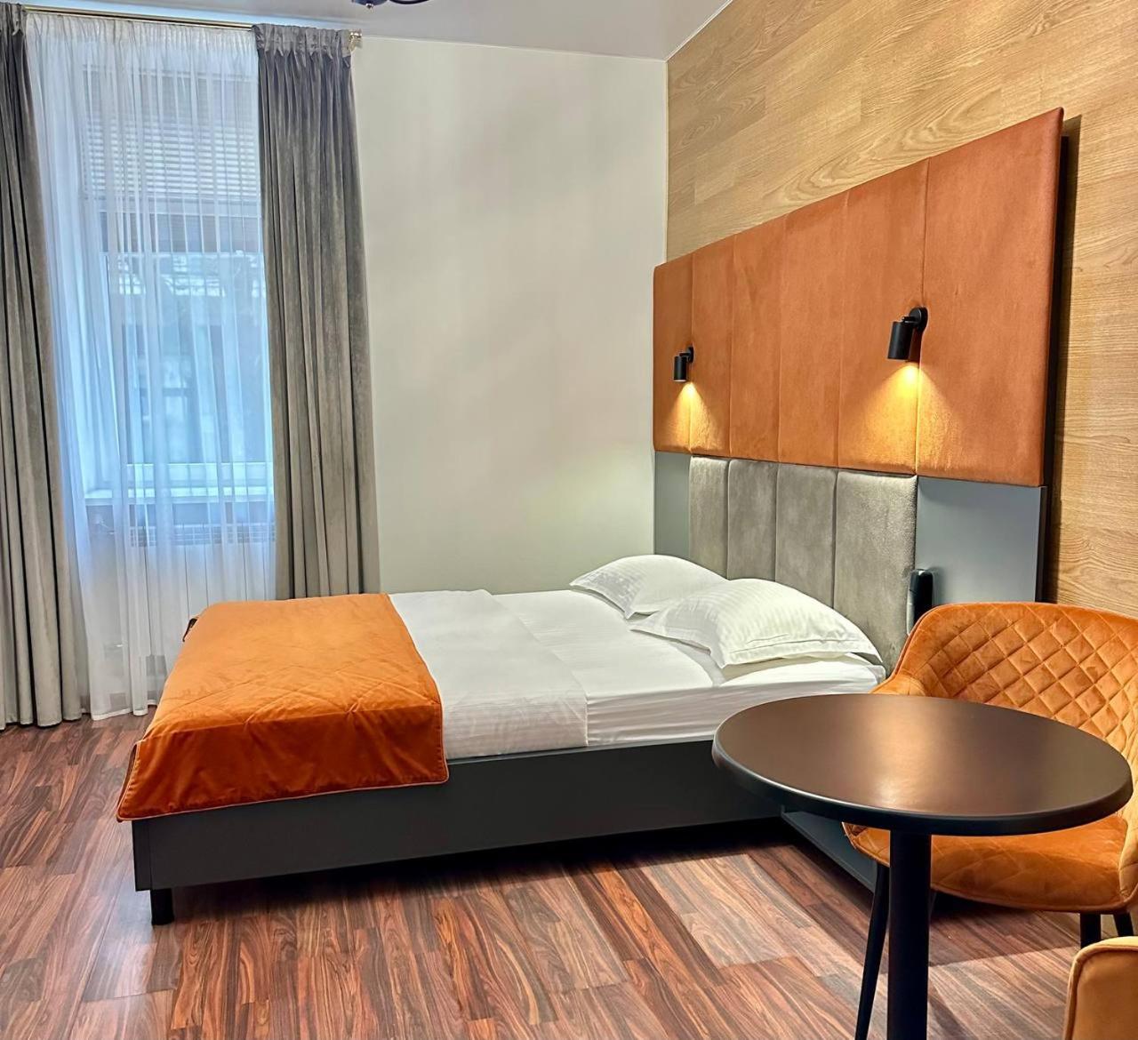Small Double Room photo 2