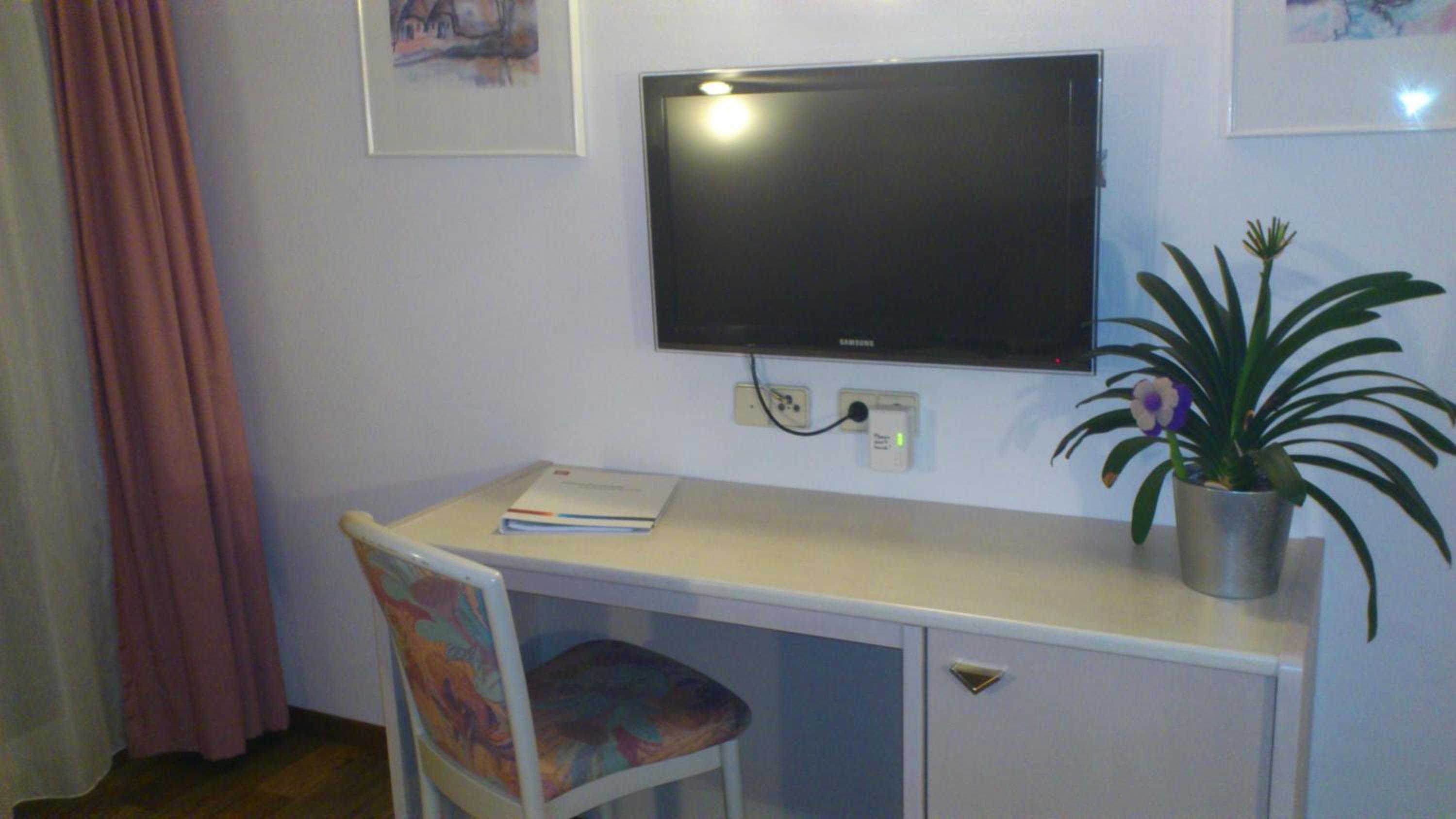 One-Bedroom Apartment with Balcony photo 2