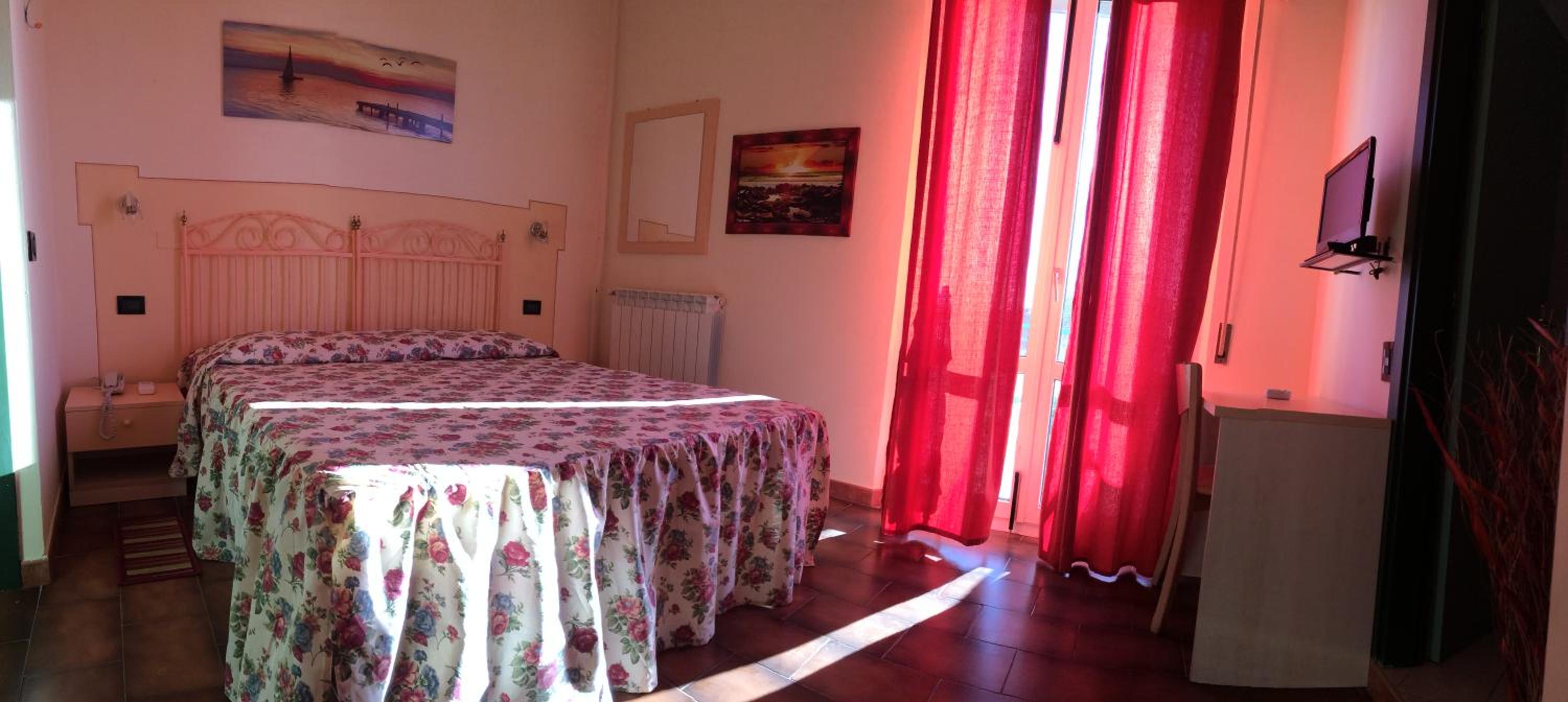 Double Room with Balcony and Sea View