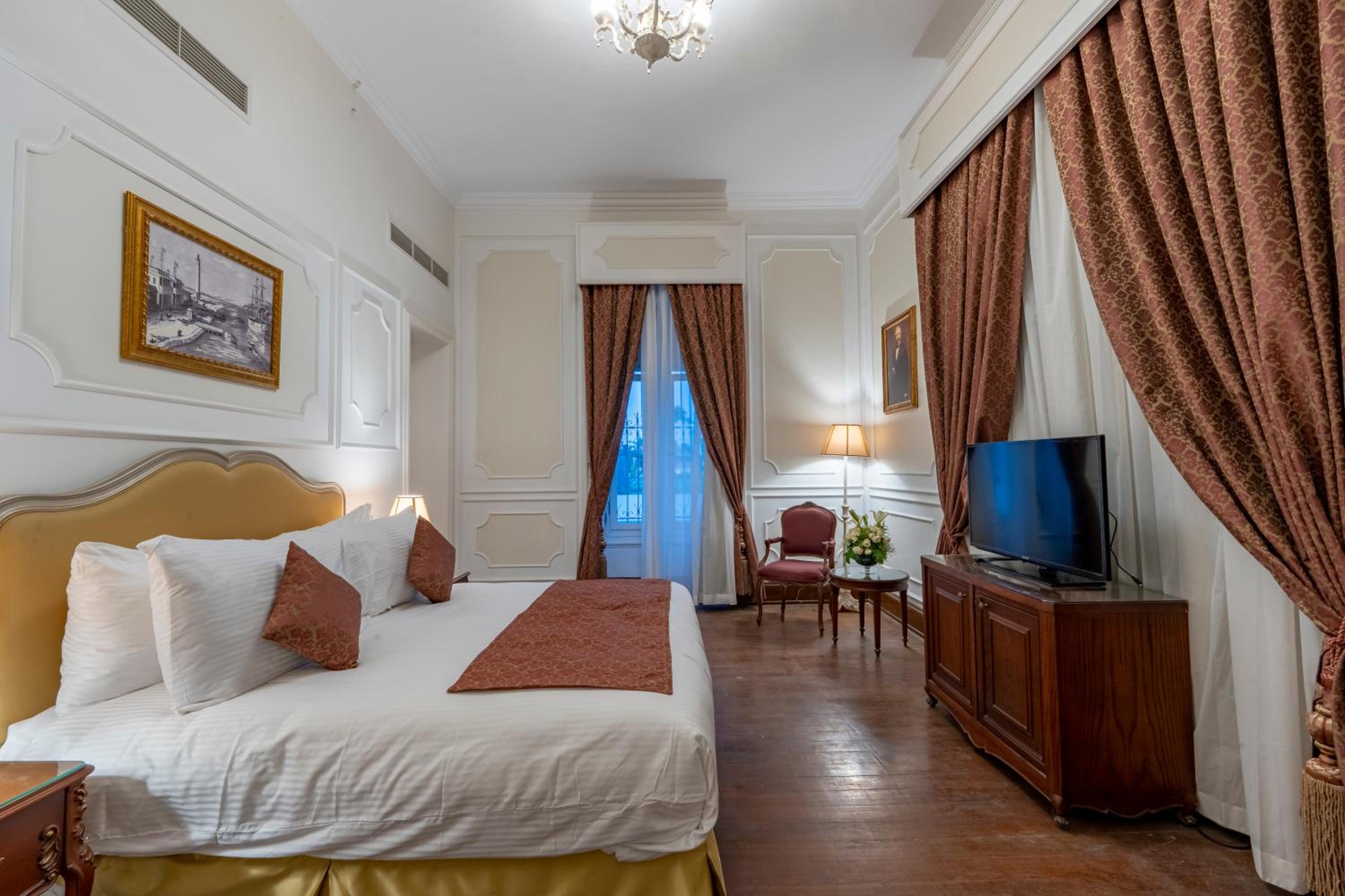 Deluxe King Room photo 2