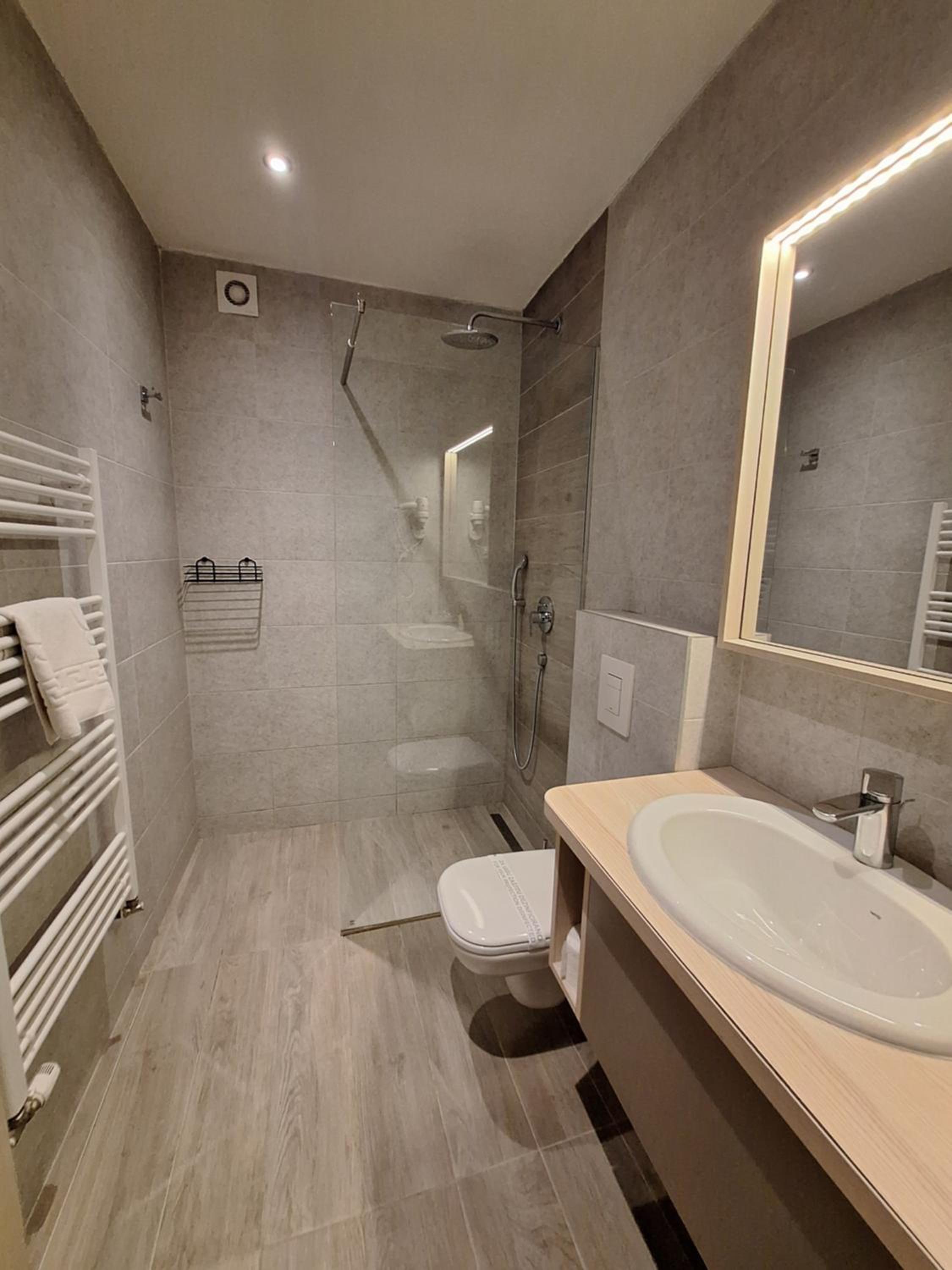 Budget Double Room photo 2