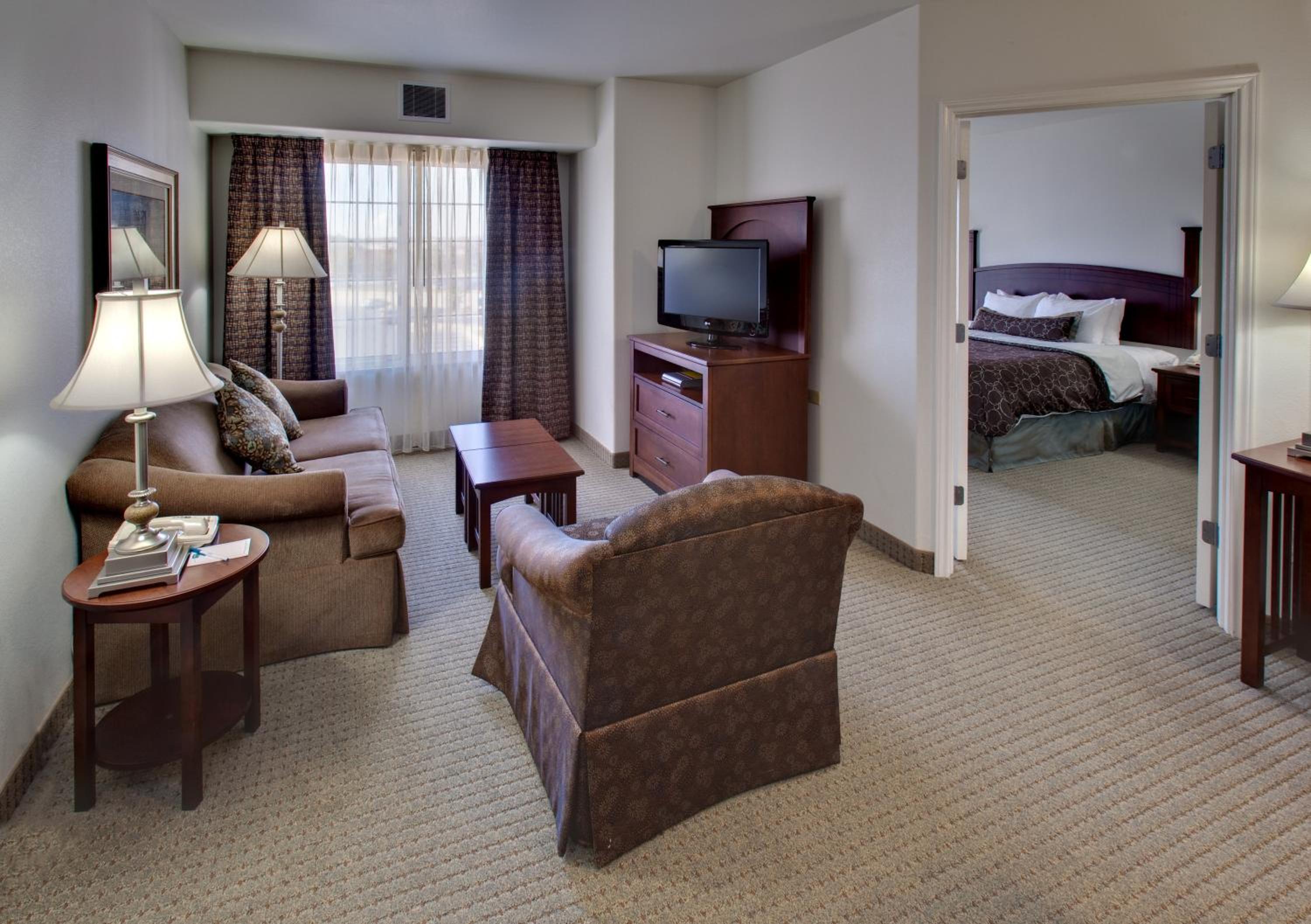 One-Bedroom King Suite - Photo 4