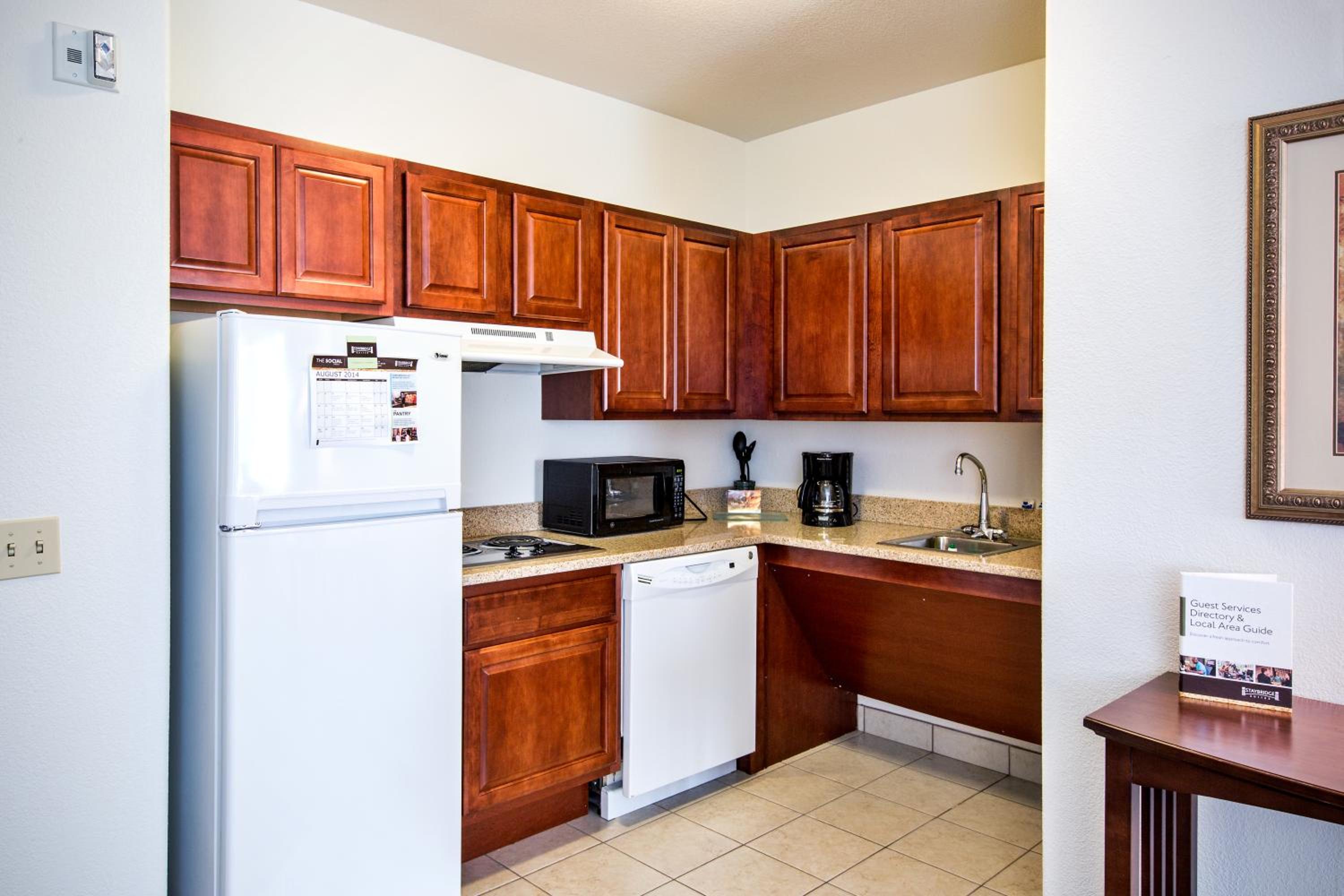 King Studio Suite - Photo 6