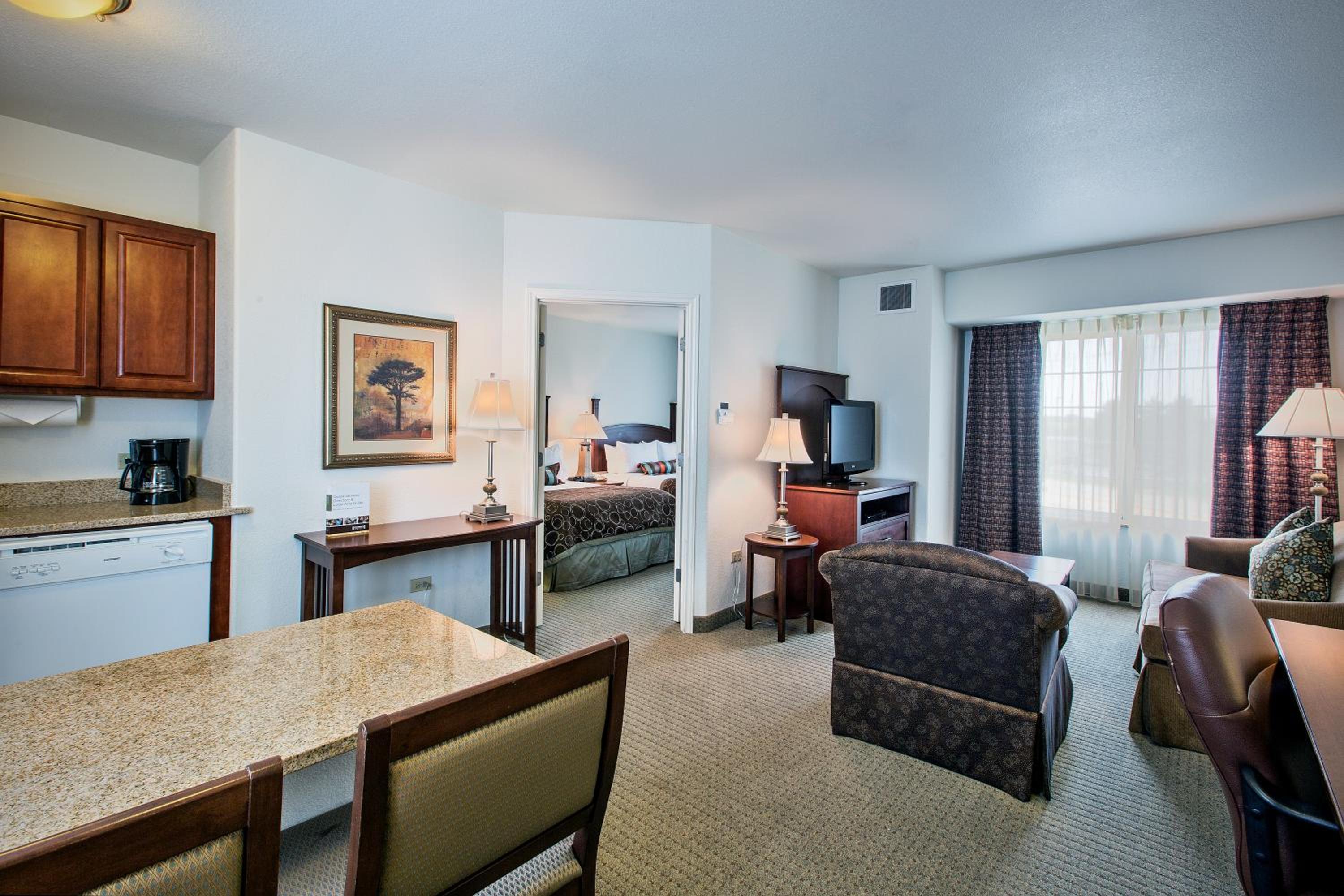 One-Bedroom Queen Suite - Photo 1
