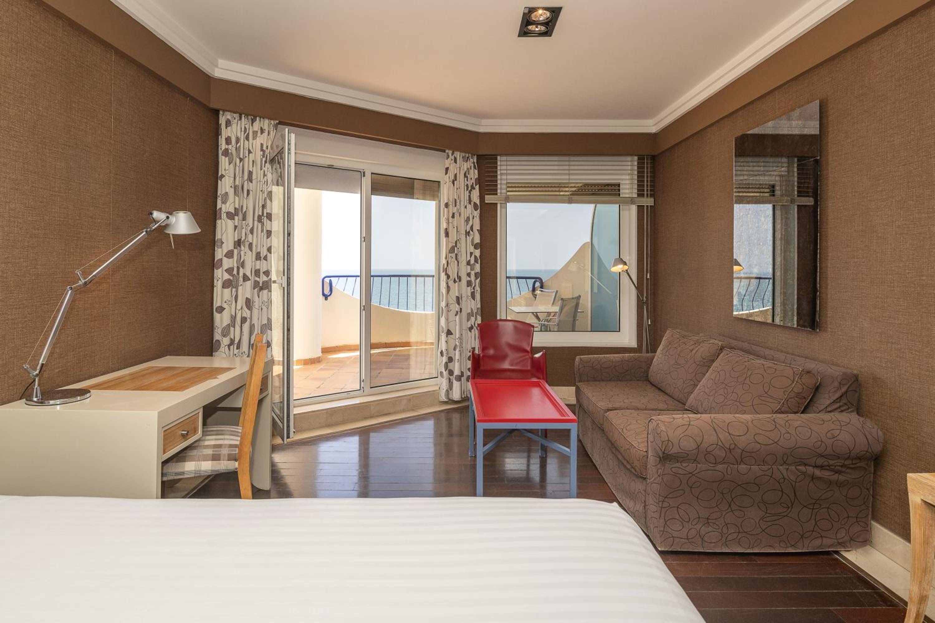 Double or Twin Room with Front Sea View and Extra Bed (3 Adults) photo 2