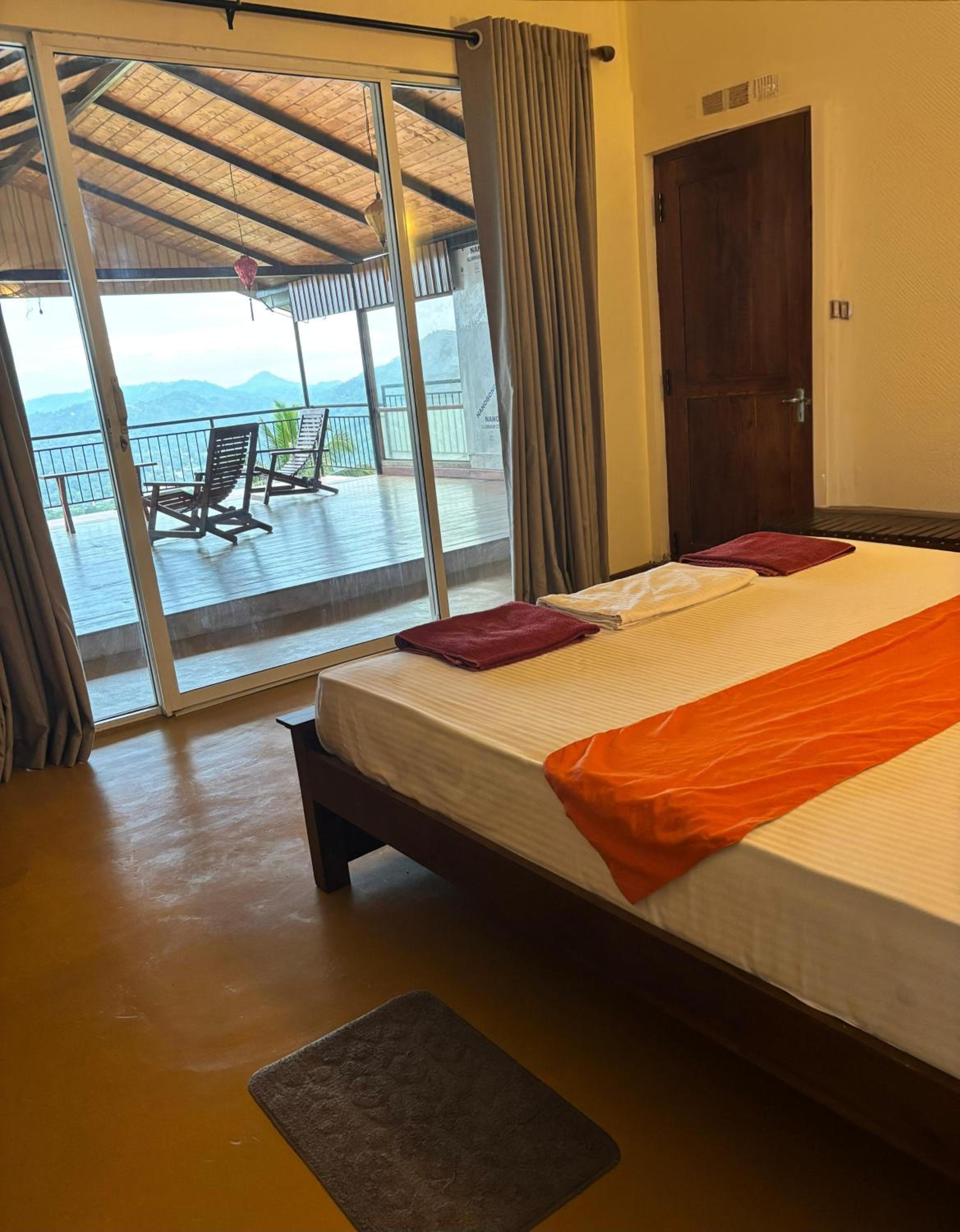 Large Double Room photo 1
