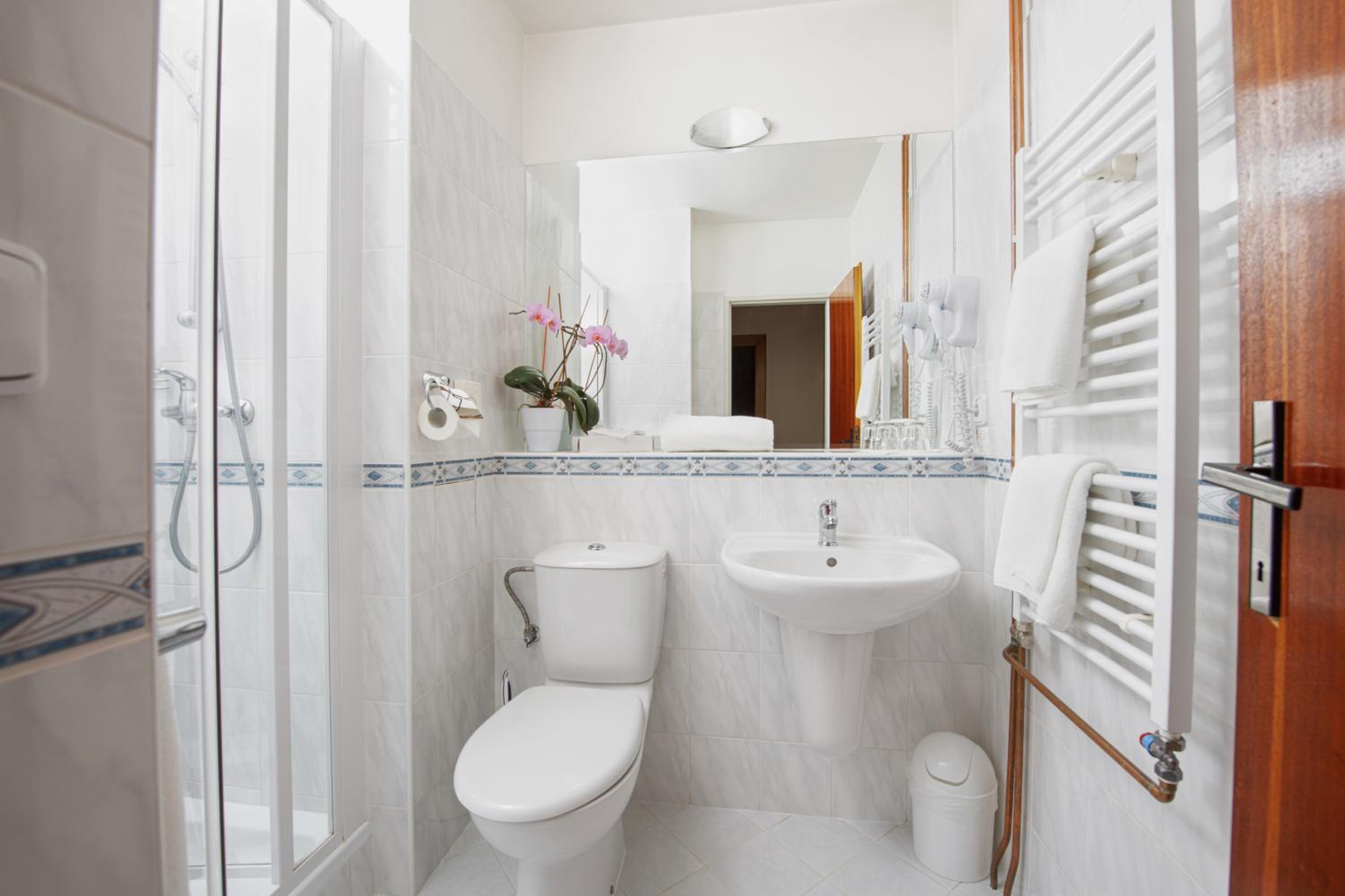One-Bedroom Family Apartment - Photo 3