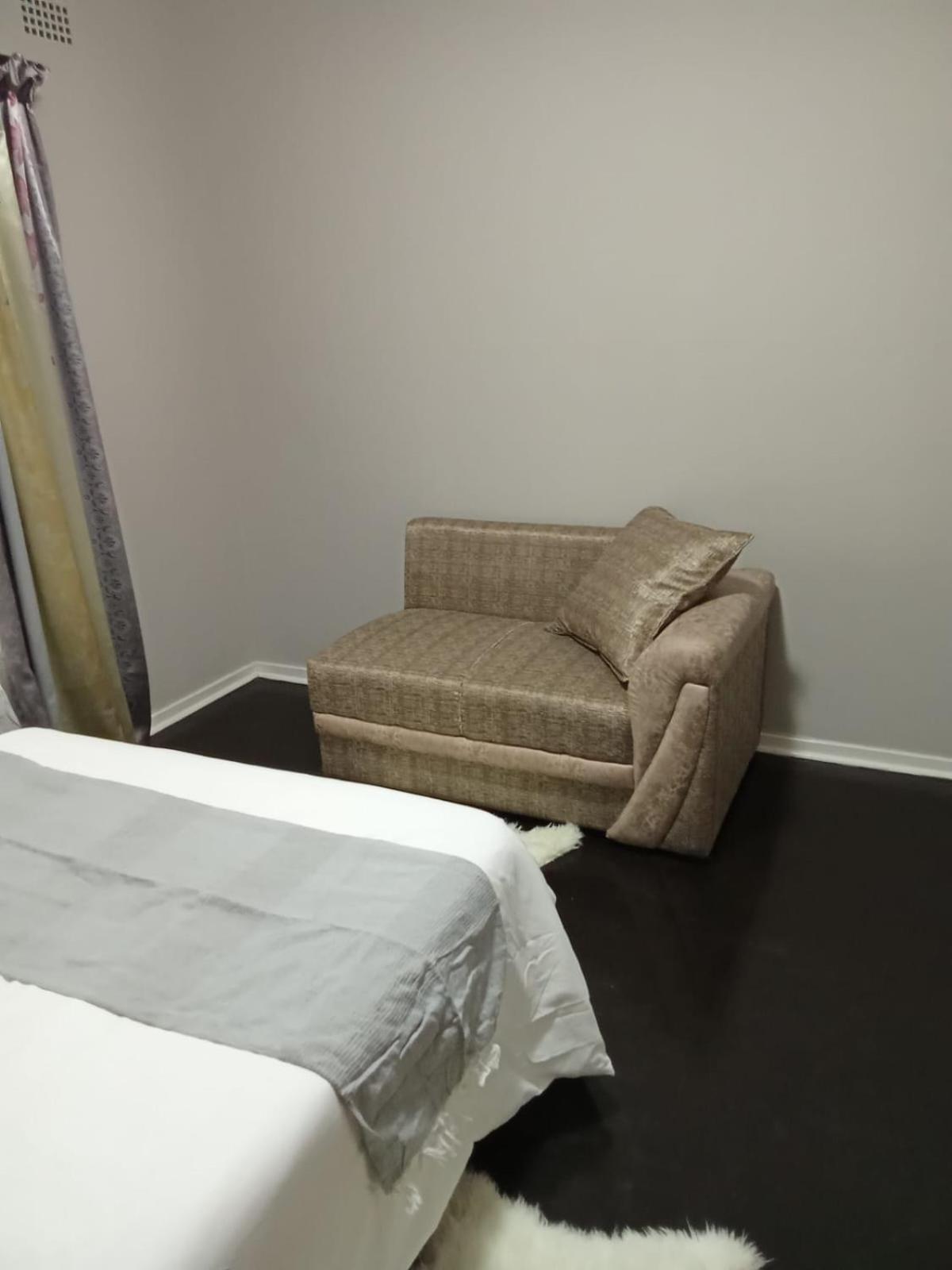 Two-Bedroom House photo 3