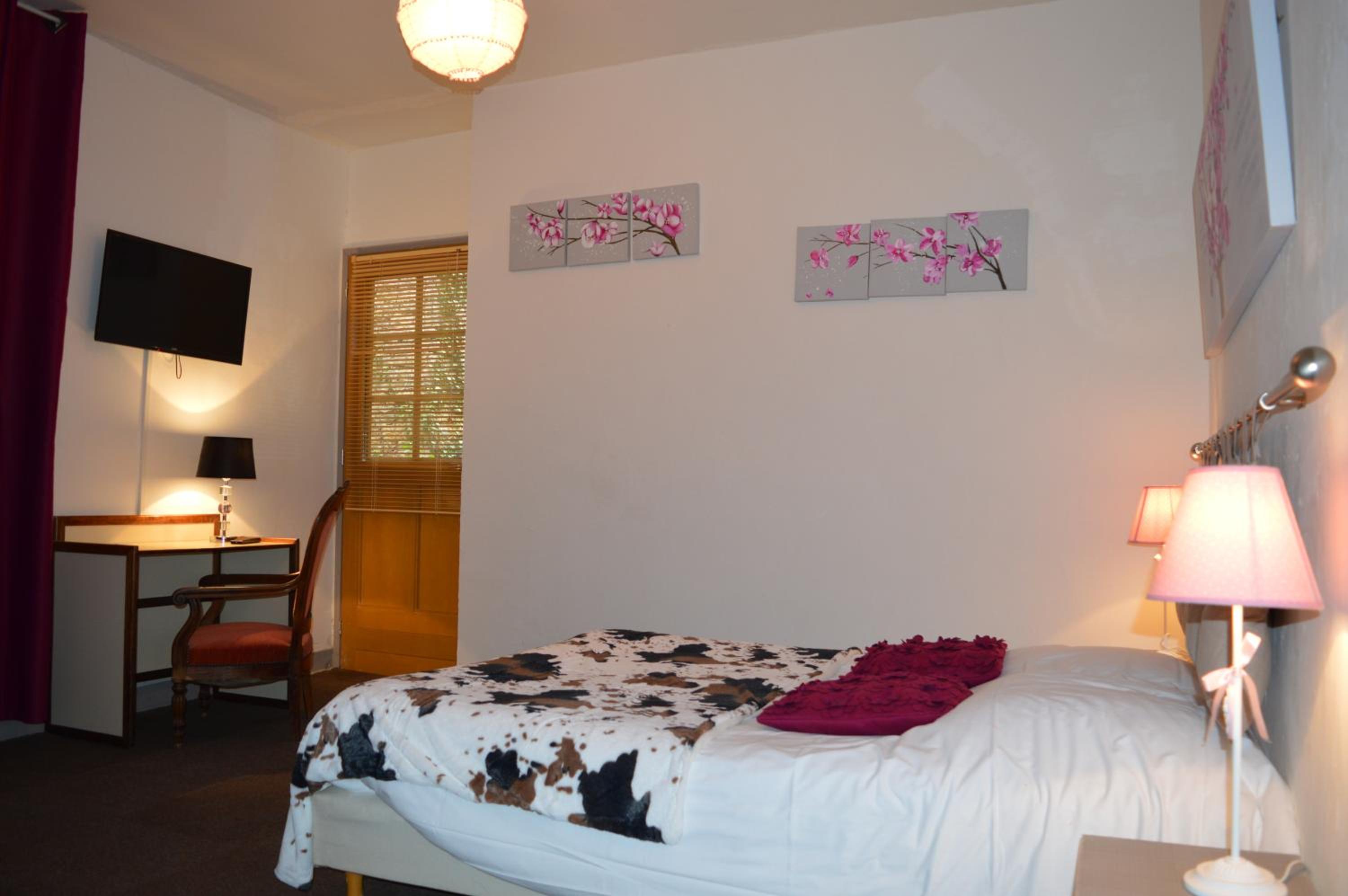 Standard Double Room photo 2