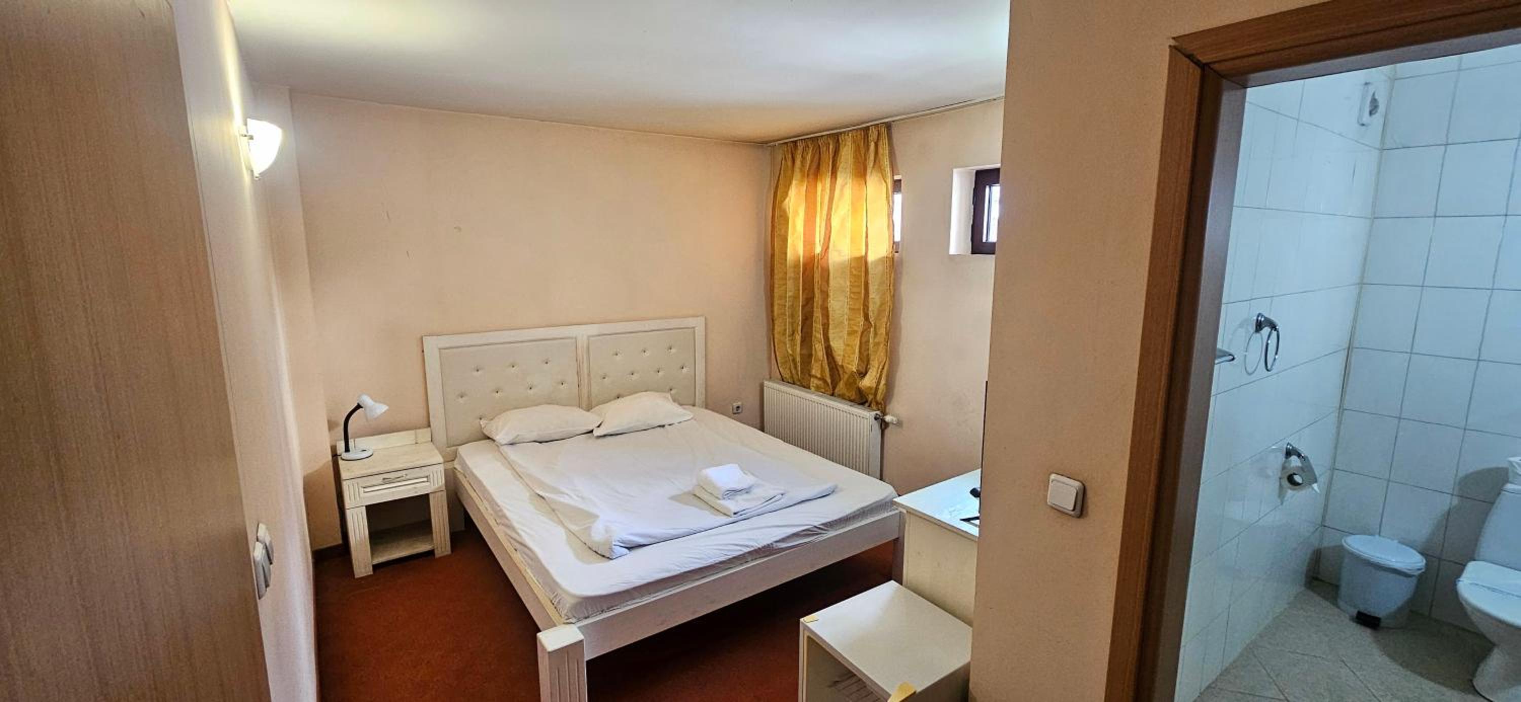 Economy Double Room photo 3