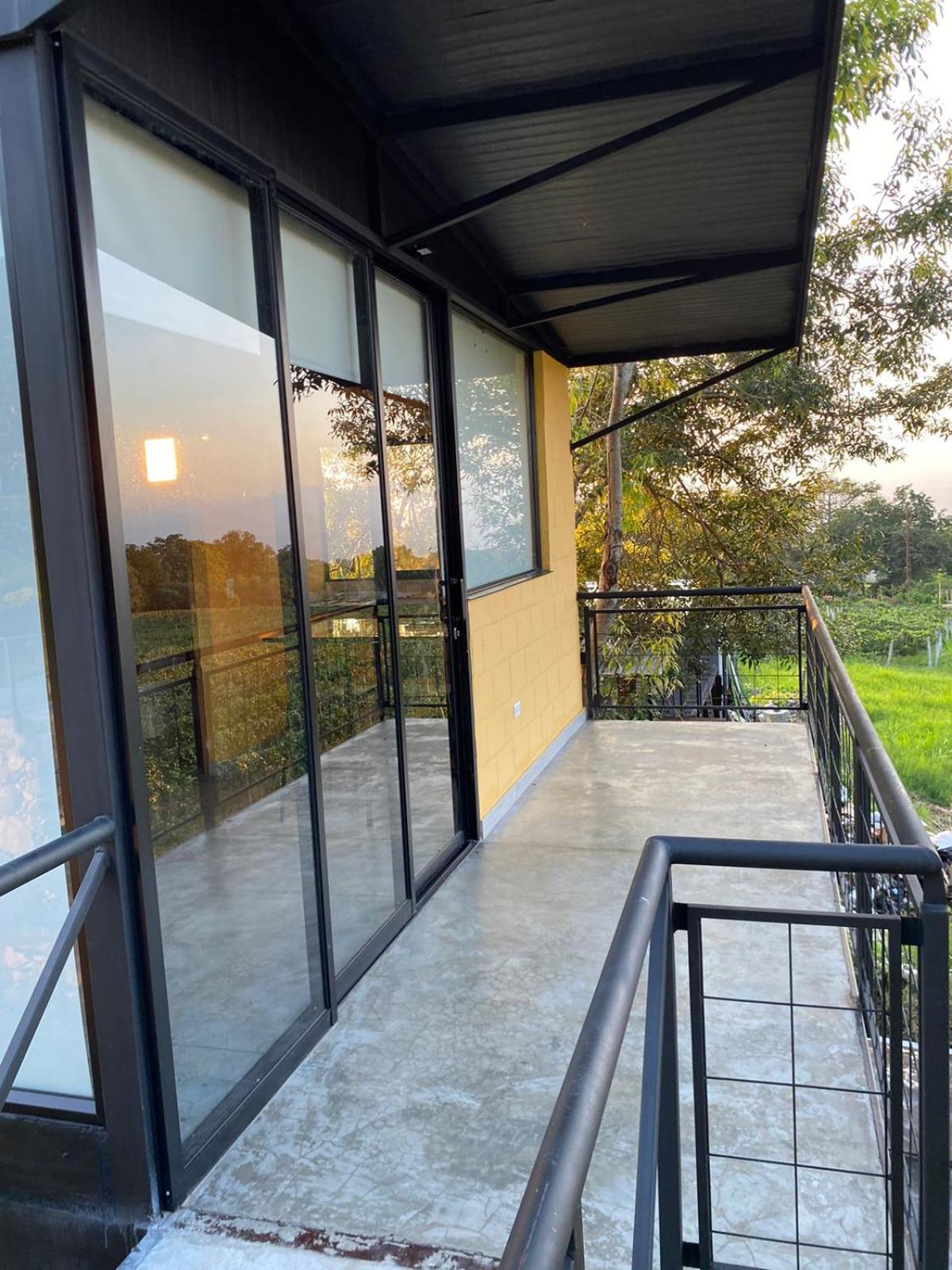 King Suite with Balcony photo 3