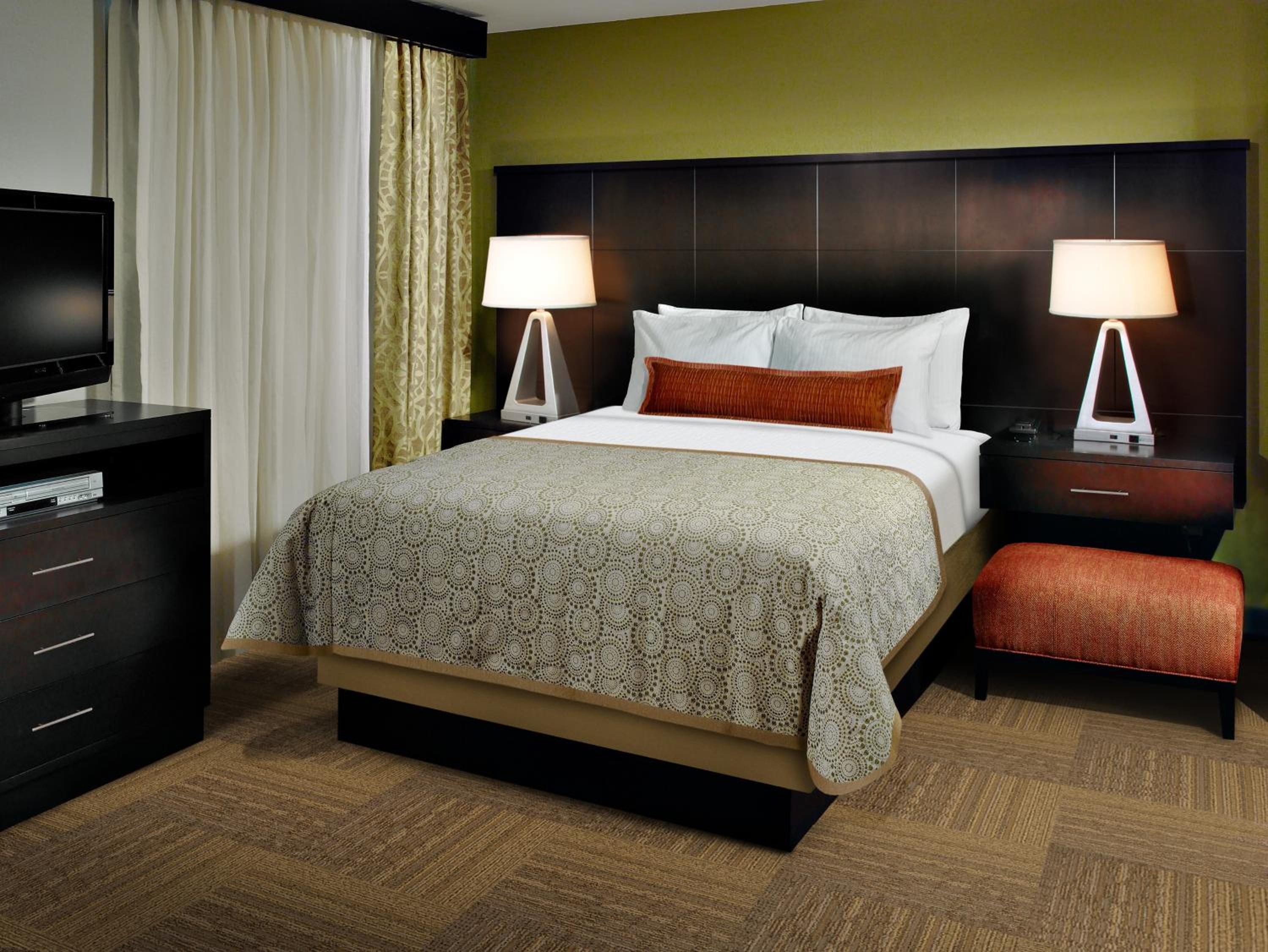 One-Bedroom King Suite with Hearing Accessible  - Photo 4