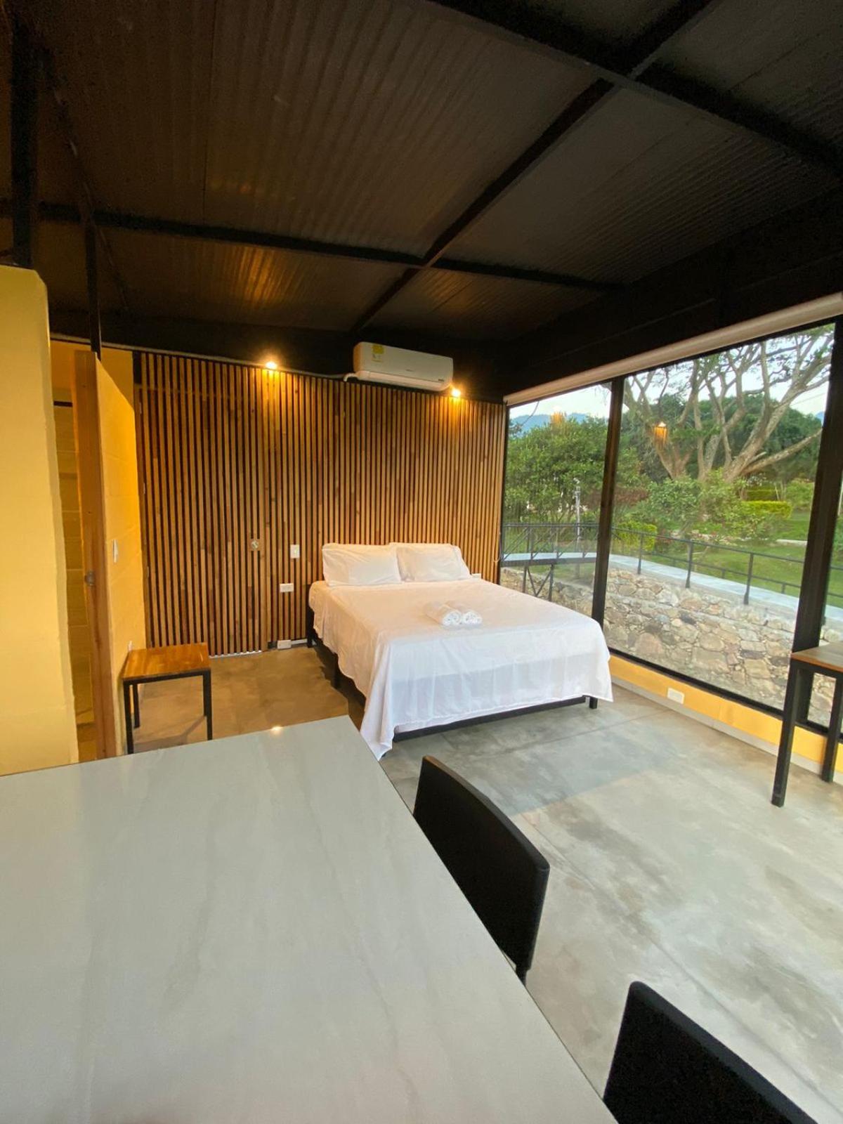 Queen Suite with Pool View photo 1
