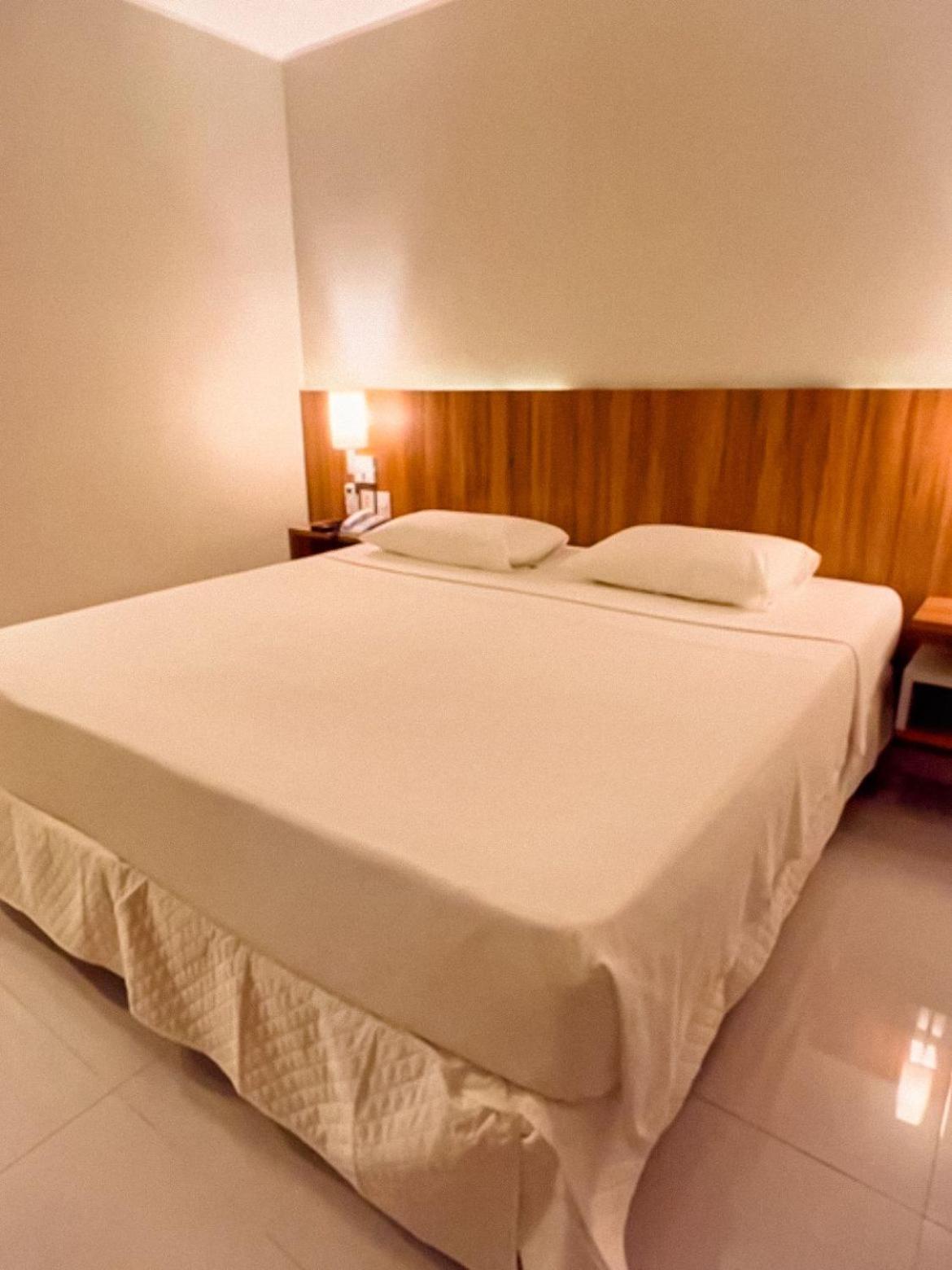Standard King Room - Photo 4