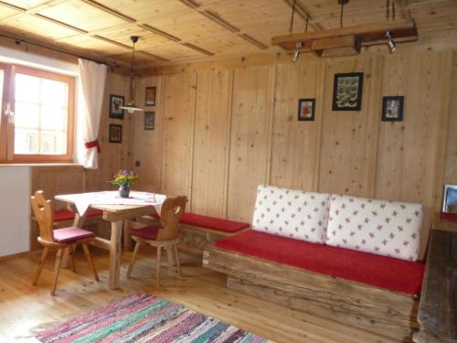 Comfort Two-Bedroom Apartment with Terrace photo 1