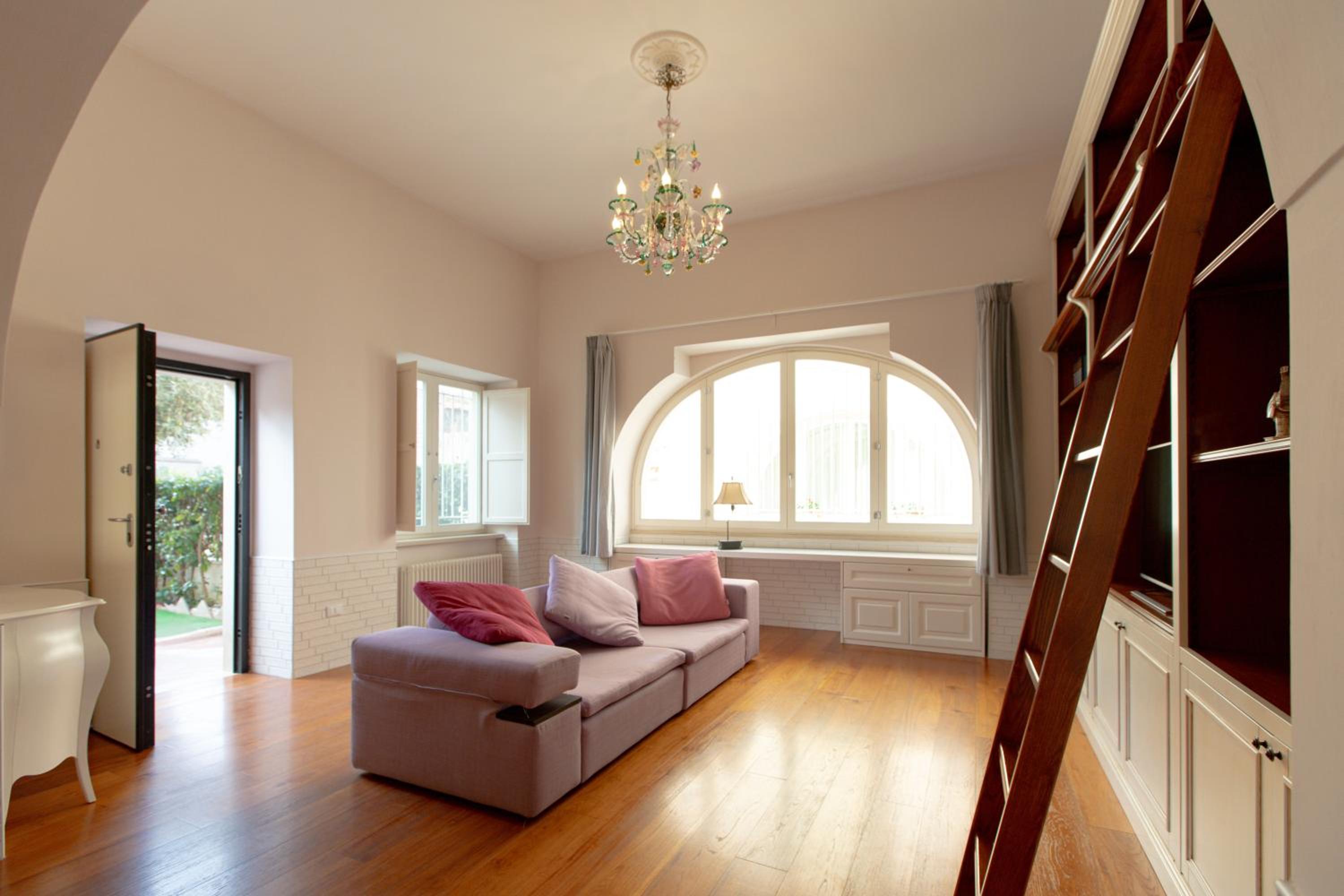 Three-Bedroom House photo 3