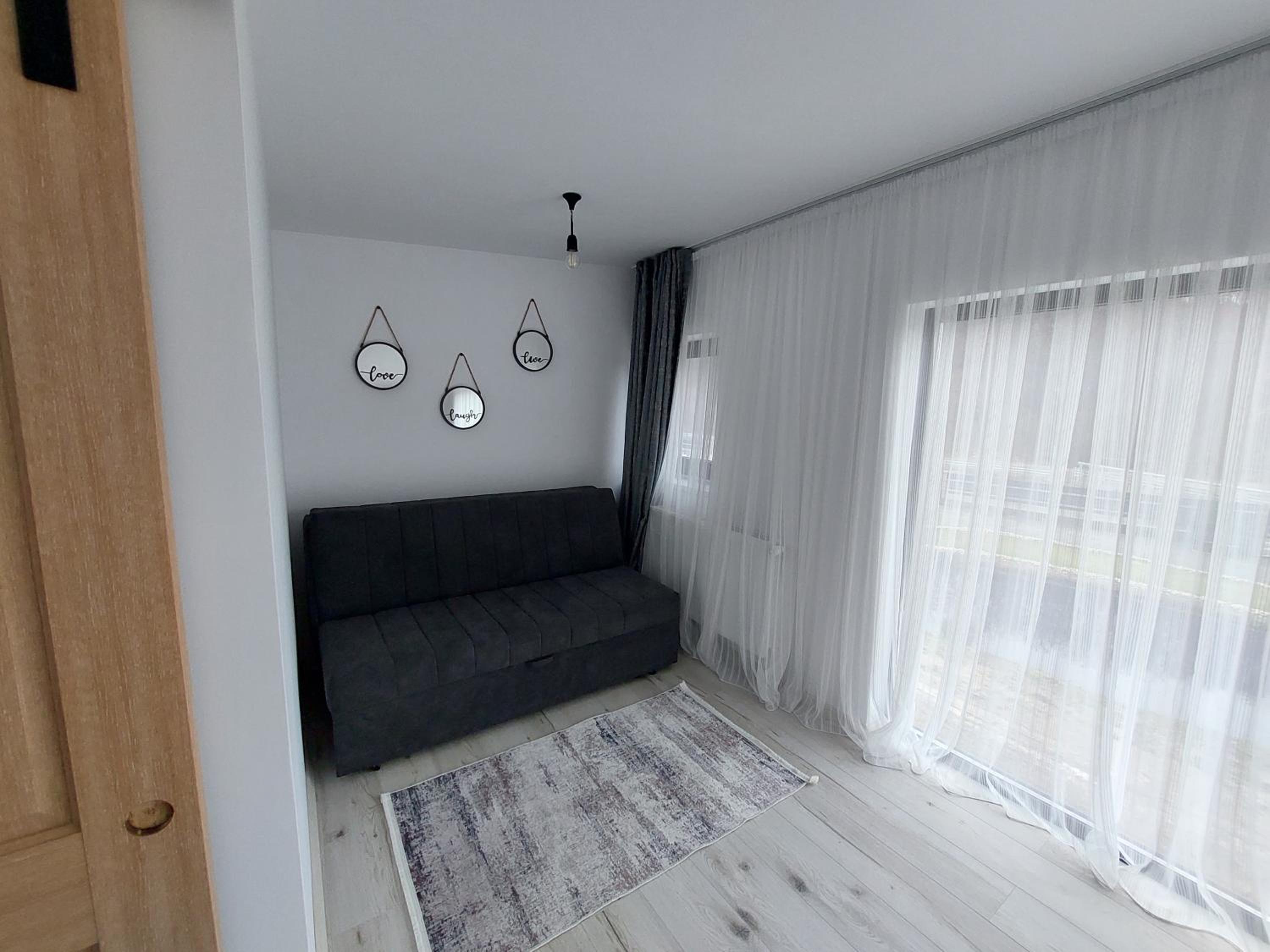 Family Room with Lake View photo 3