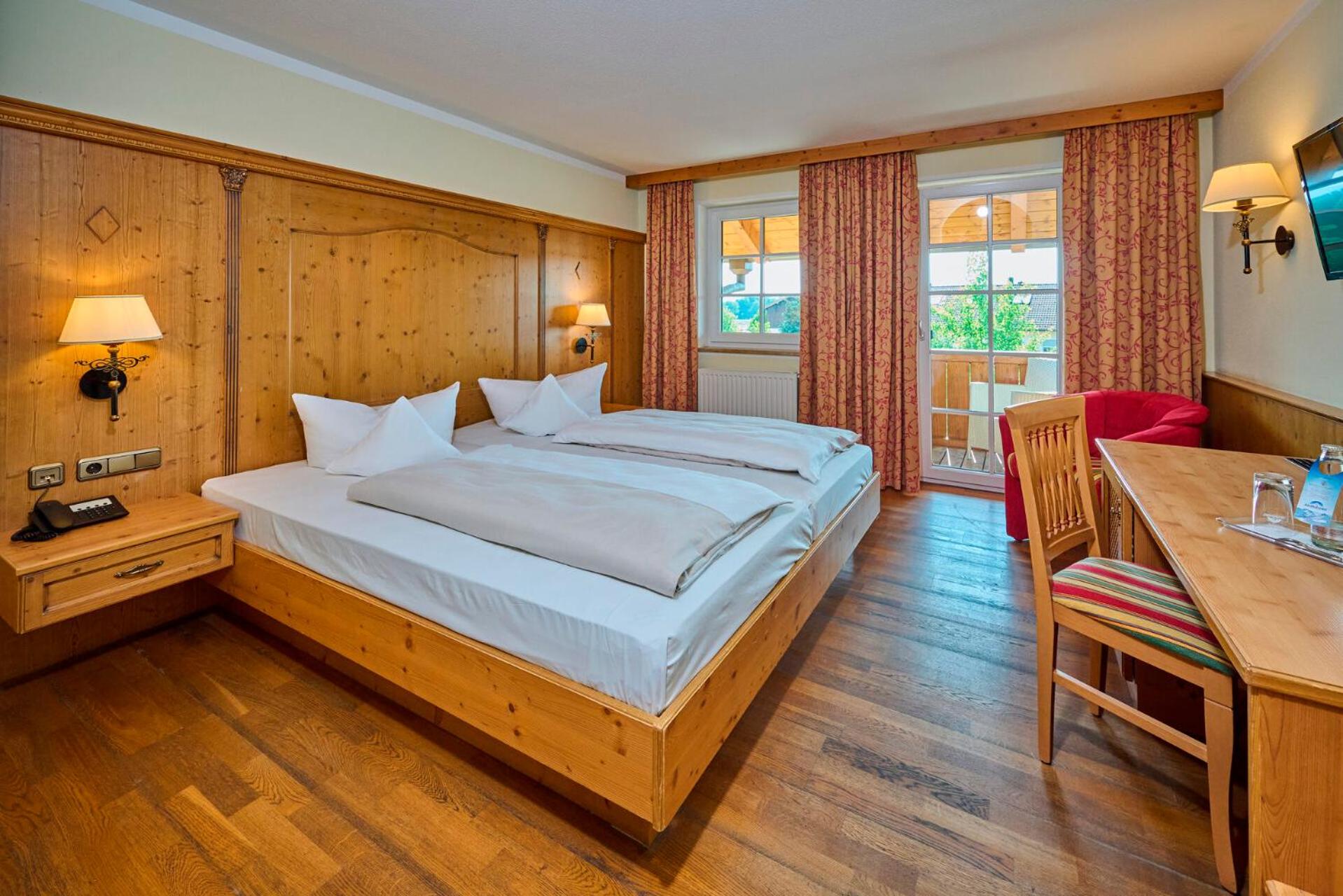 Double Room with Balcony - Photo 1