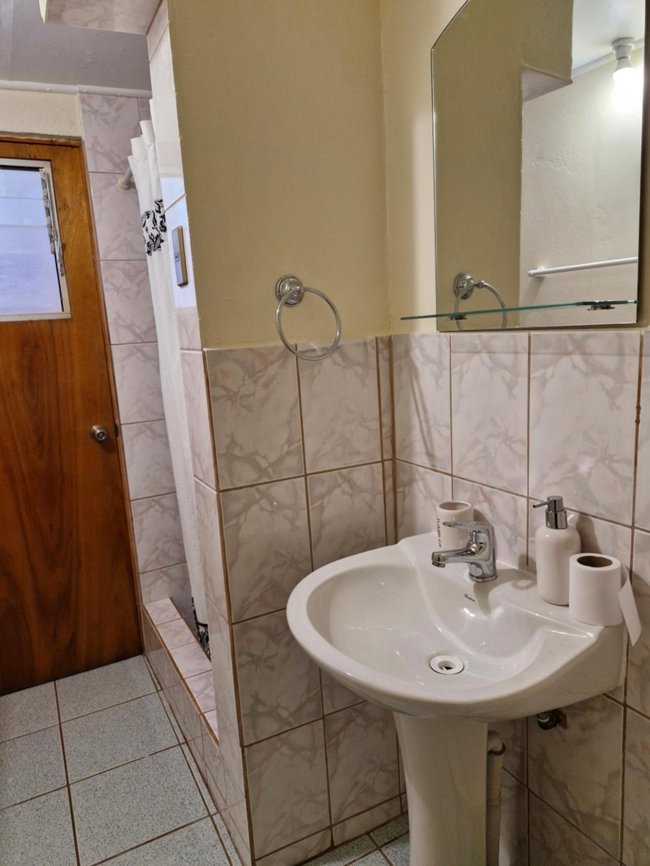 Three-Bedroom Deluxe Apartment