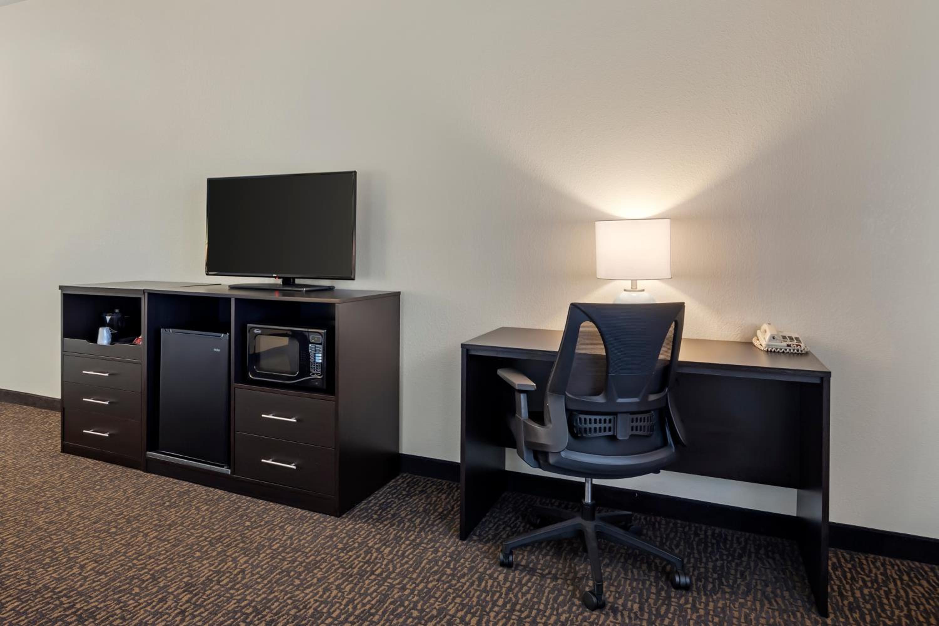 King Room - Accessible/Non-Smoking photo 2