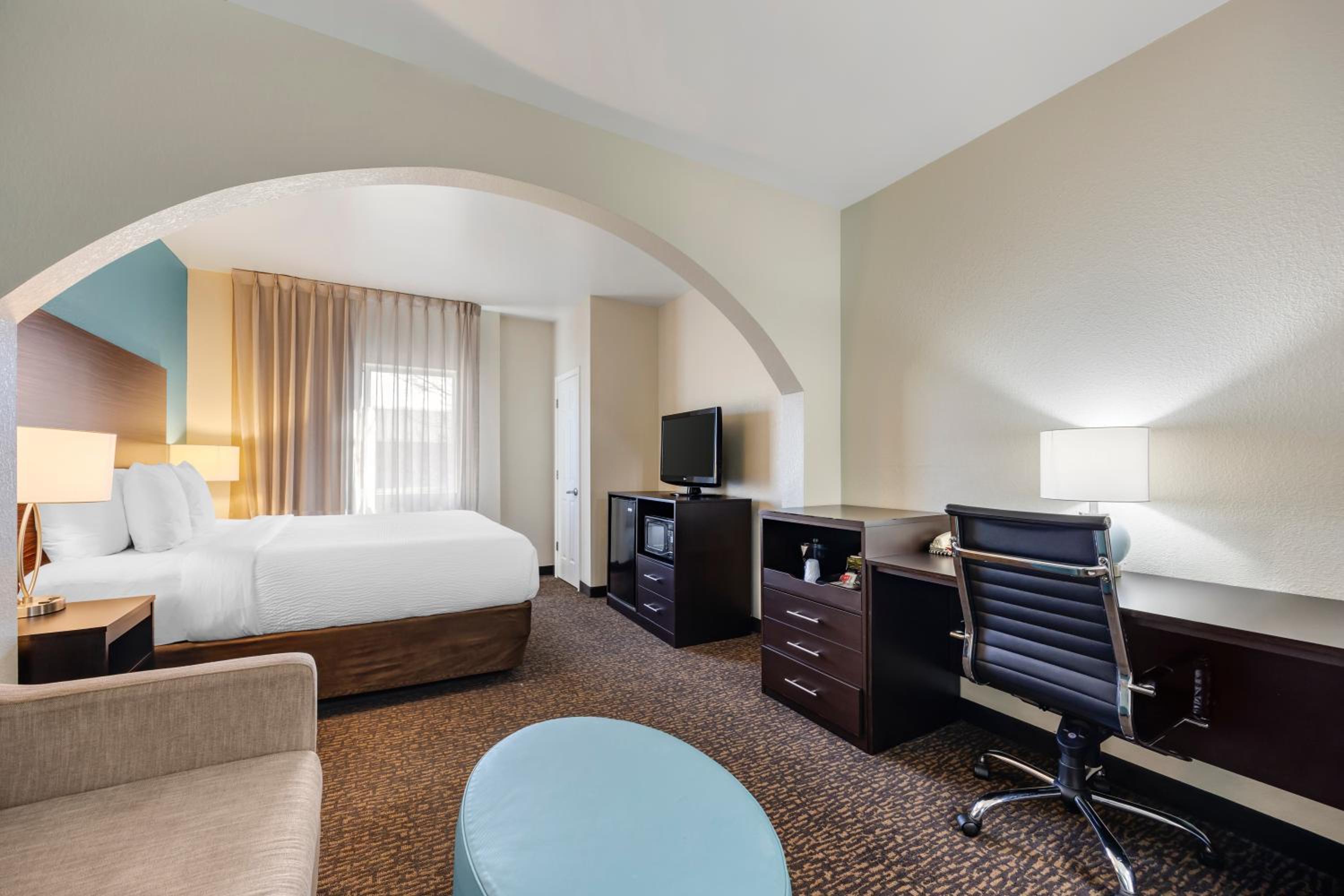 King Suite - Non-Smoking - Photo 1