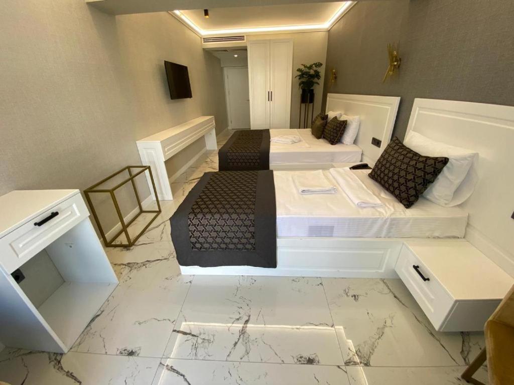 Deluxe Triple Room photo 3