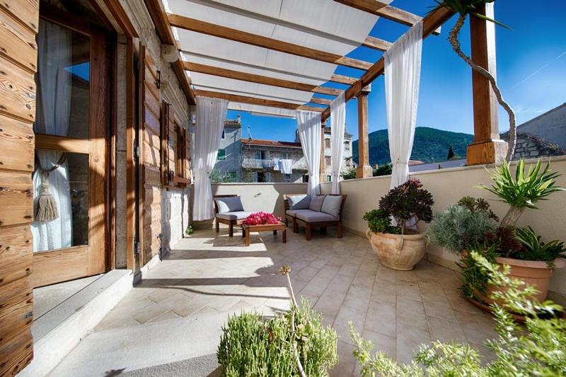 Villa - Beach Front - Photo 24