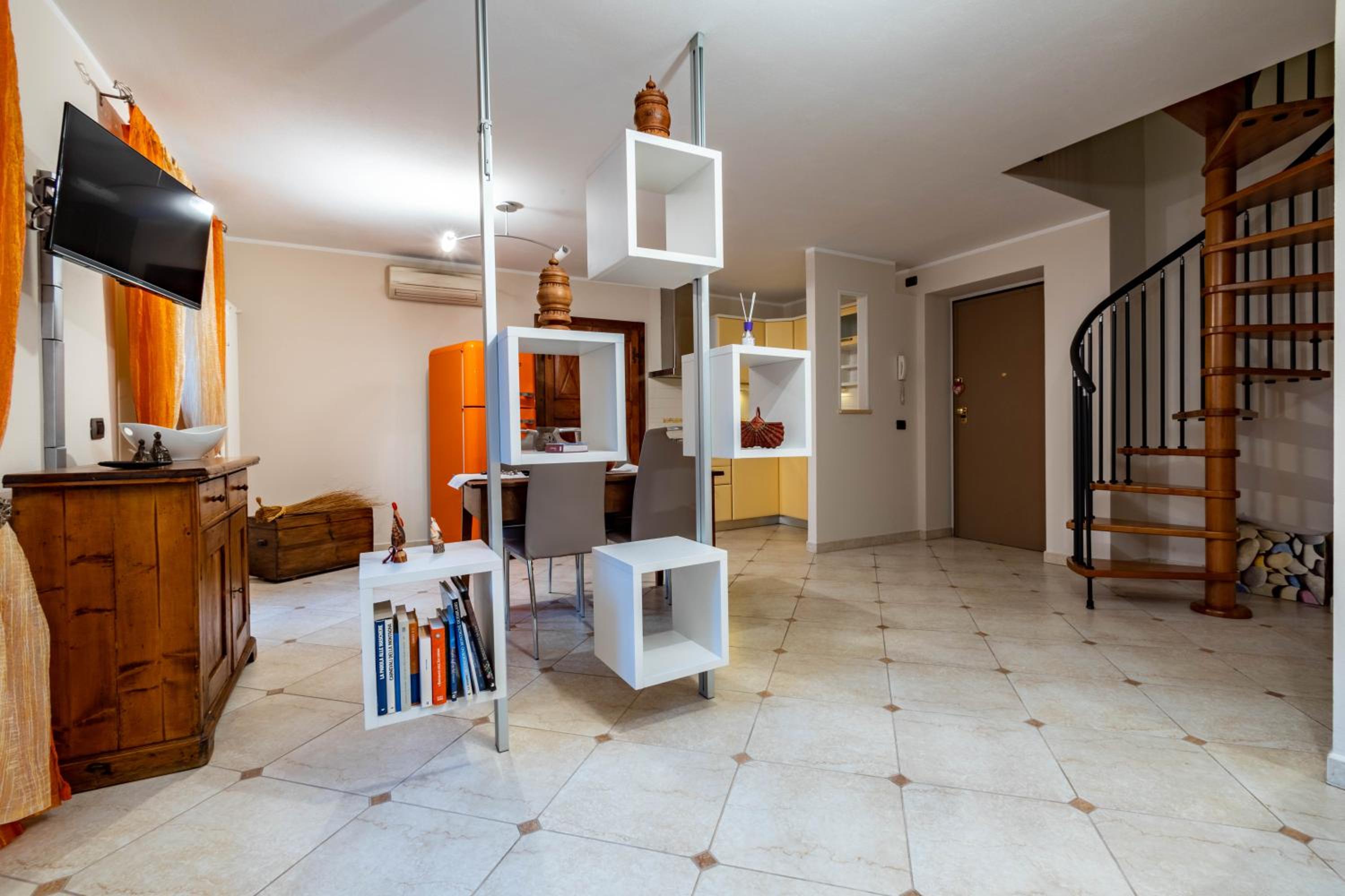 Apartment - Split Level photo 2