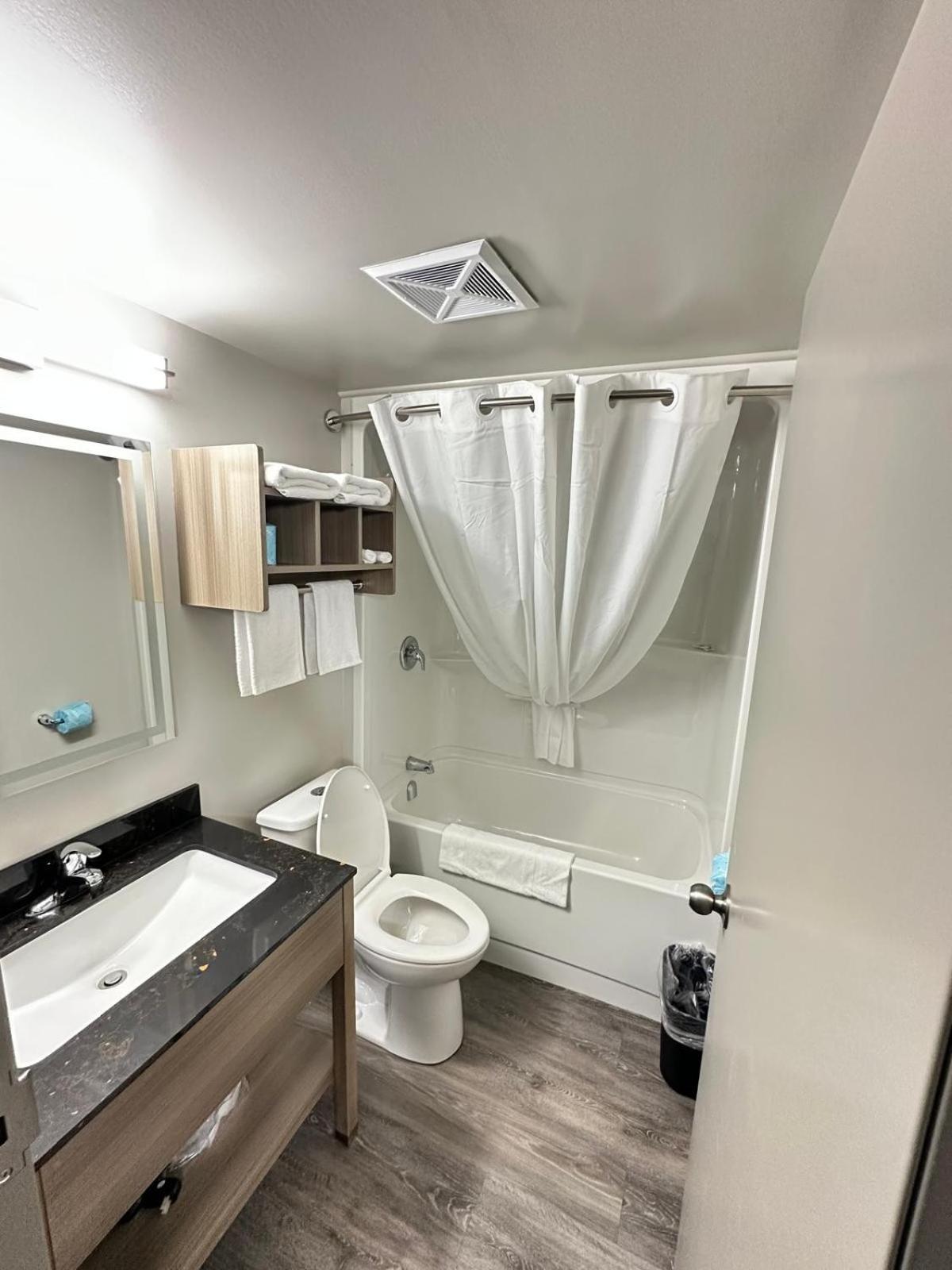 Superior Room, 2 Queen Beds 2nd Floor photo 1