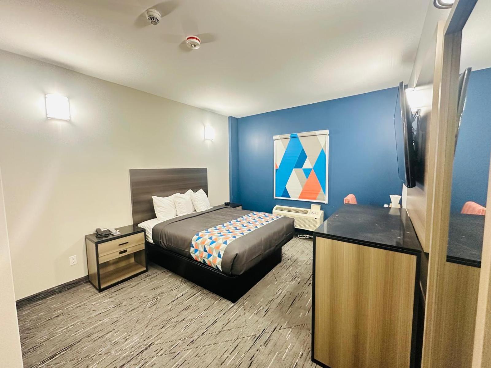 Superior Barrio Free Room, 1 Queen Bed photo 1