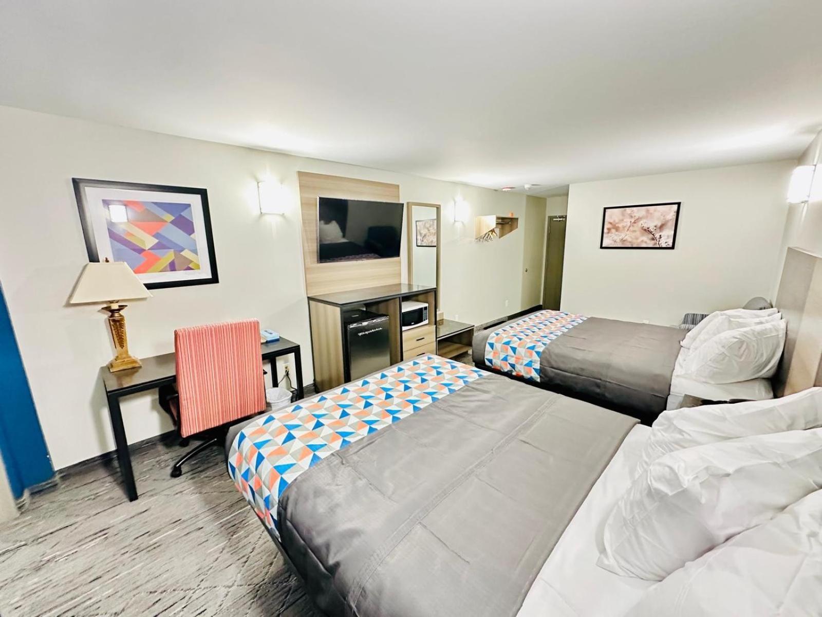 Superior Room, 3 Queen Beds 2nd Floor photo 3