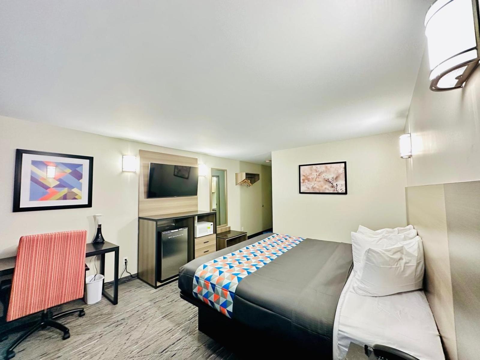 Superior 1 King Bed 2nd Floor photo 2