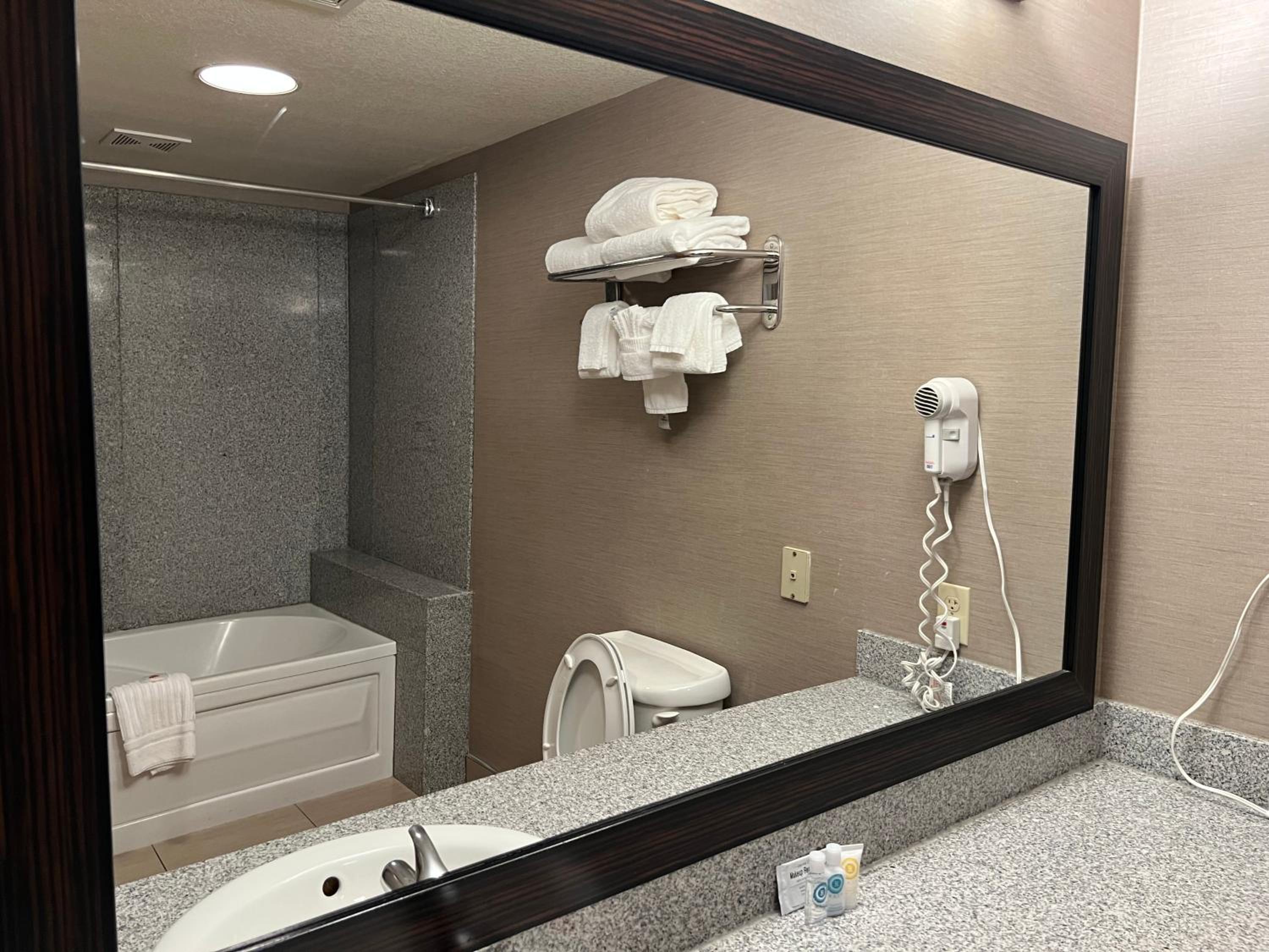 King Suite with Hot Tub