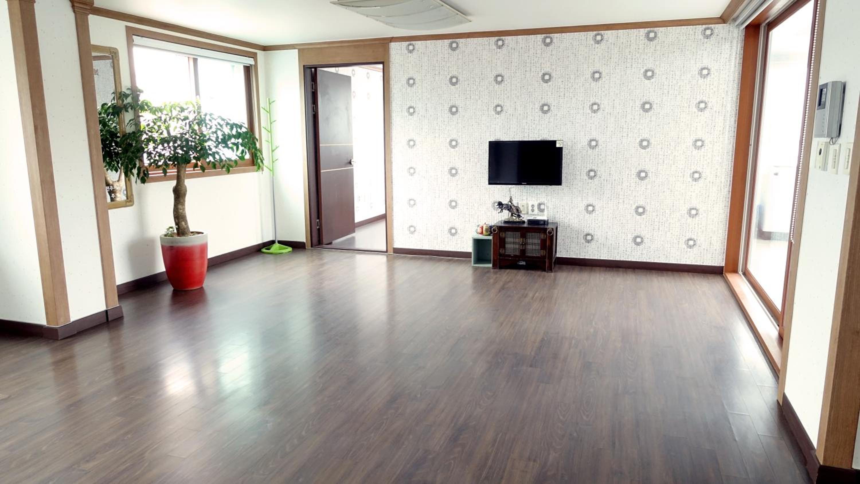 Deluxe Family Room photo 2