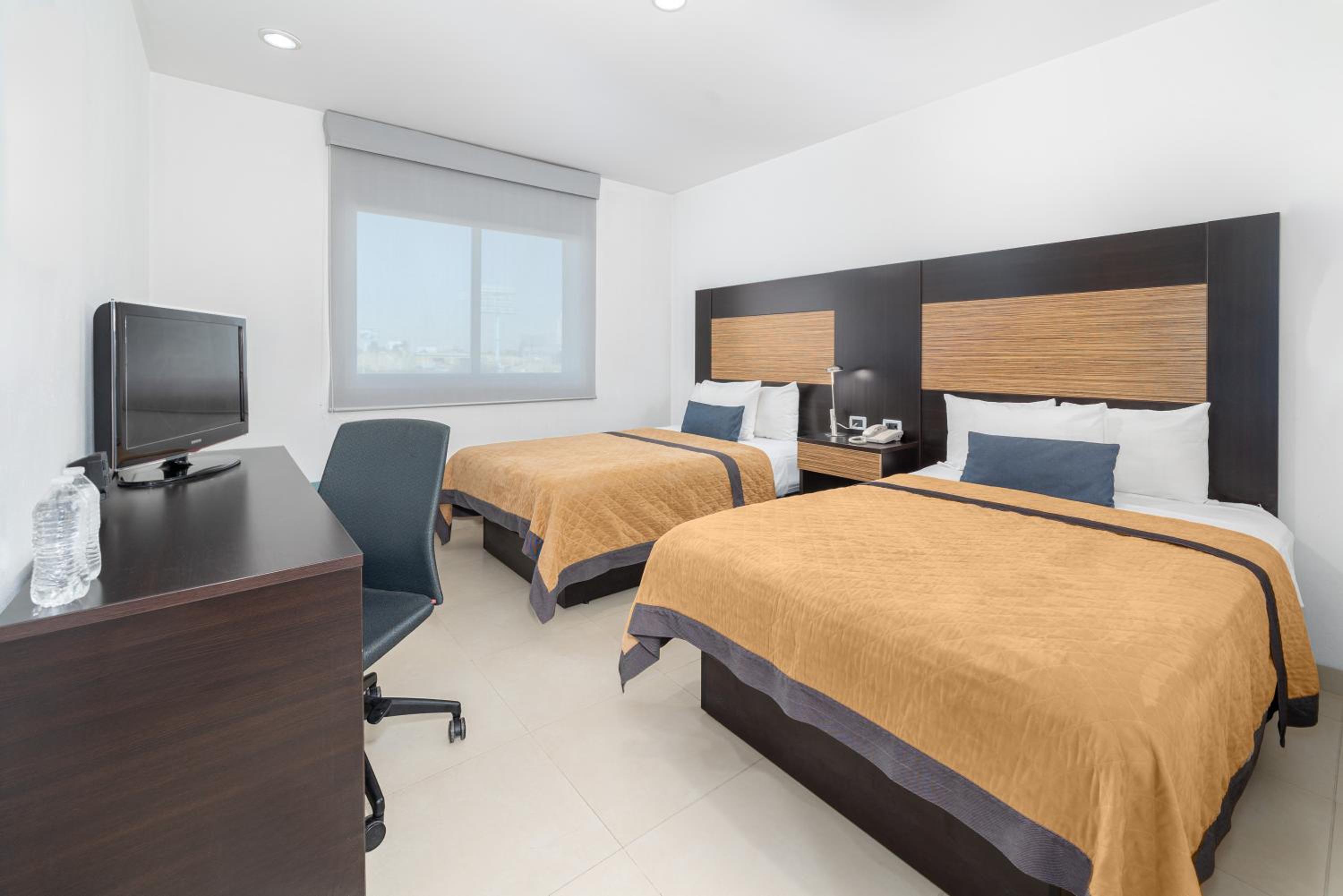 Standard Double Room with Two Double Beds - Photo 3