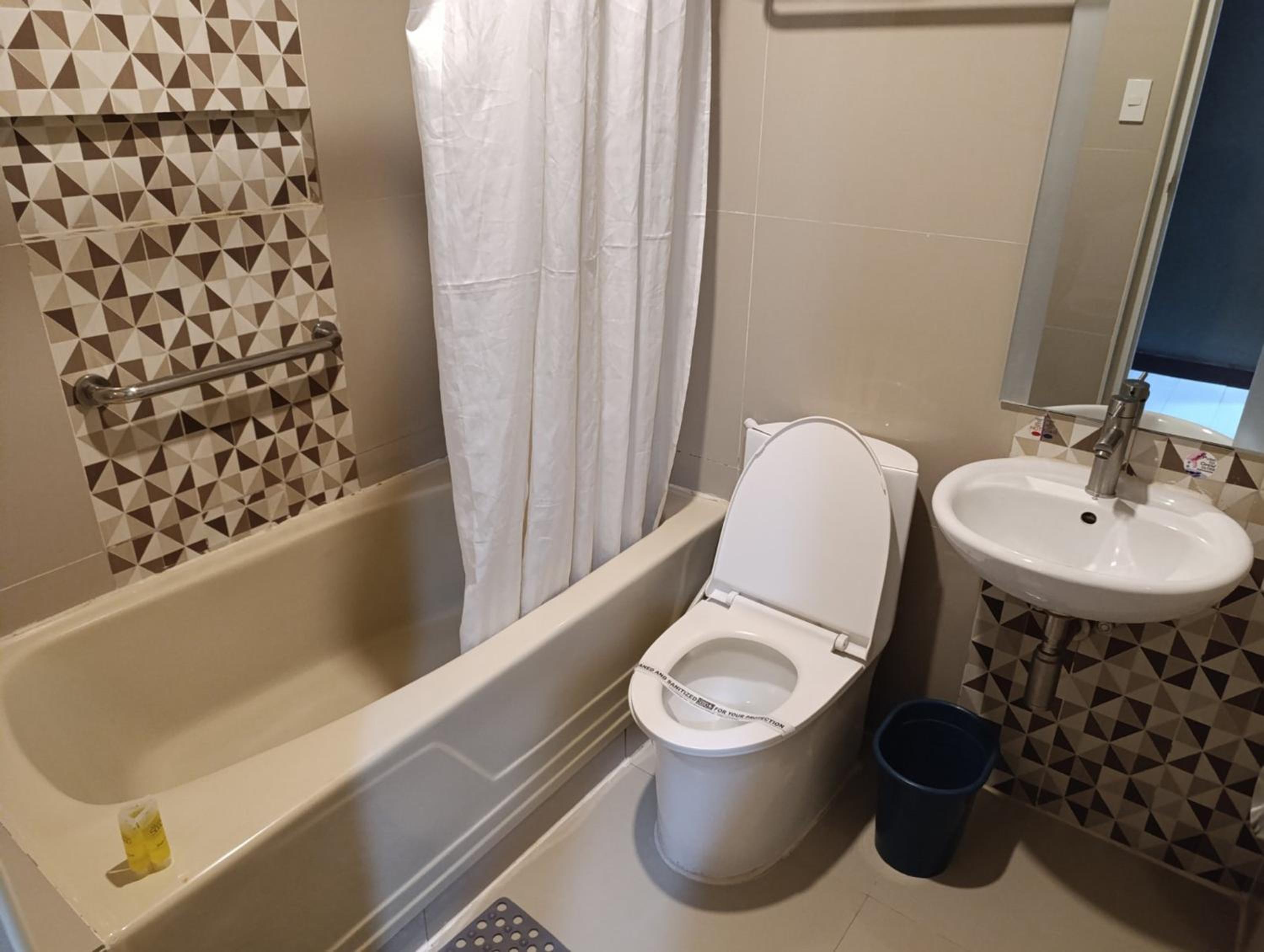 Regency 1 - Photo 2
