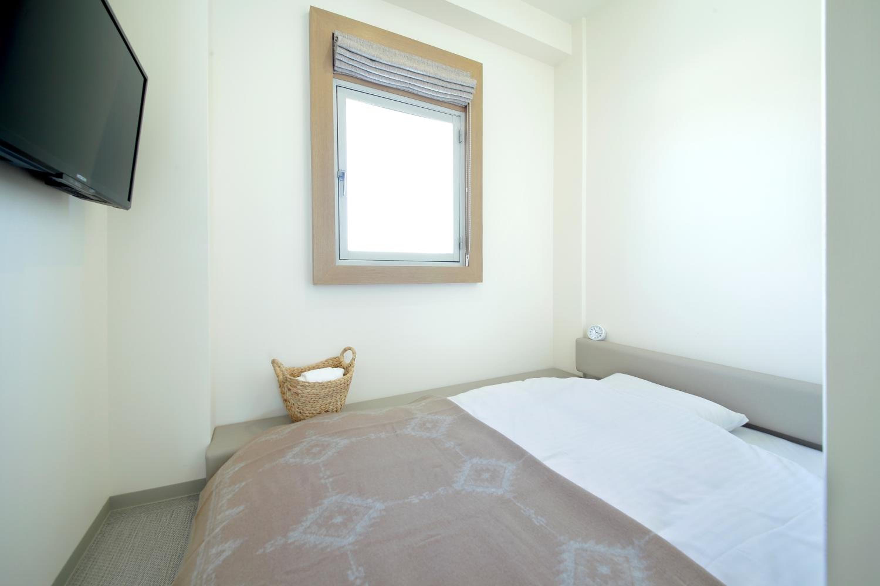 Compact Single Room